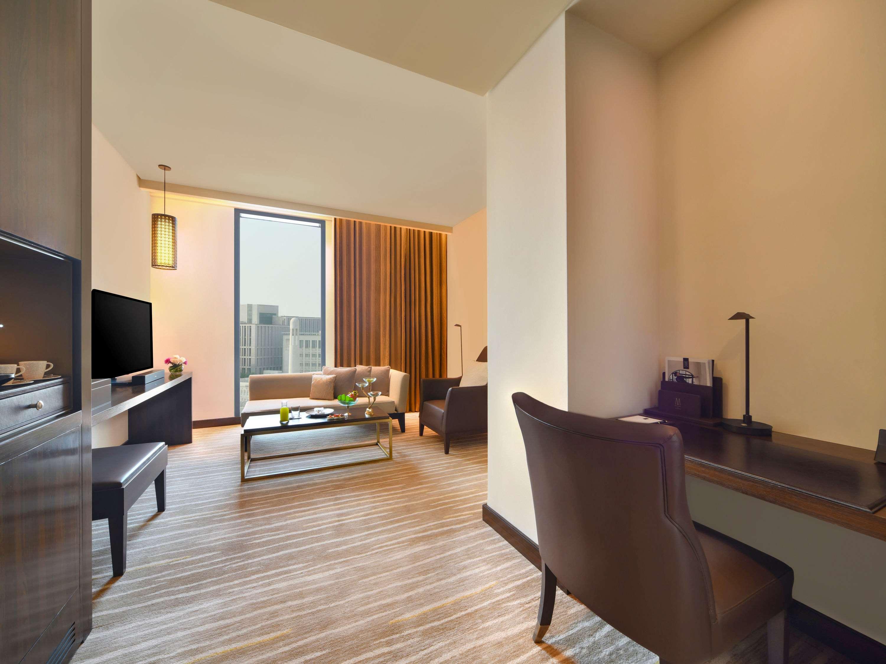 Suite Deluxe King Bed