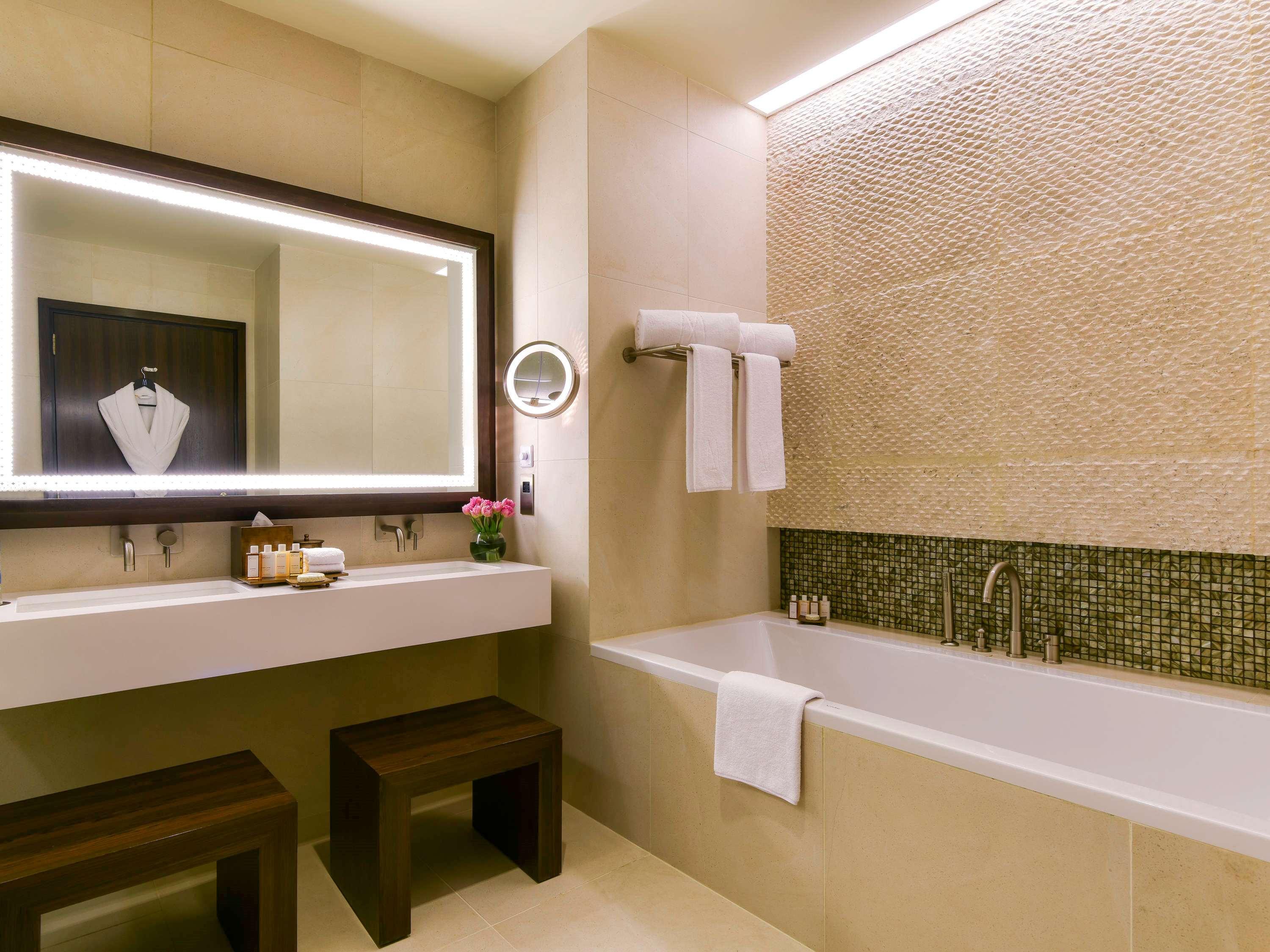 Double Deluxe King Bed