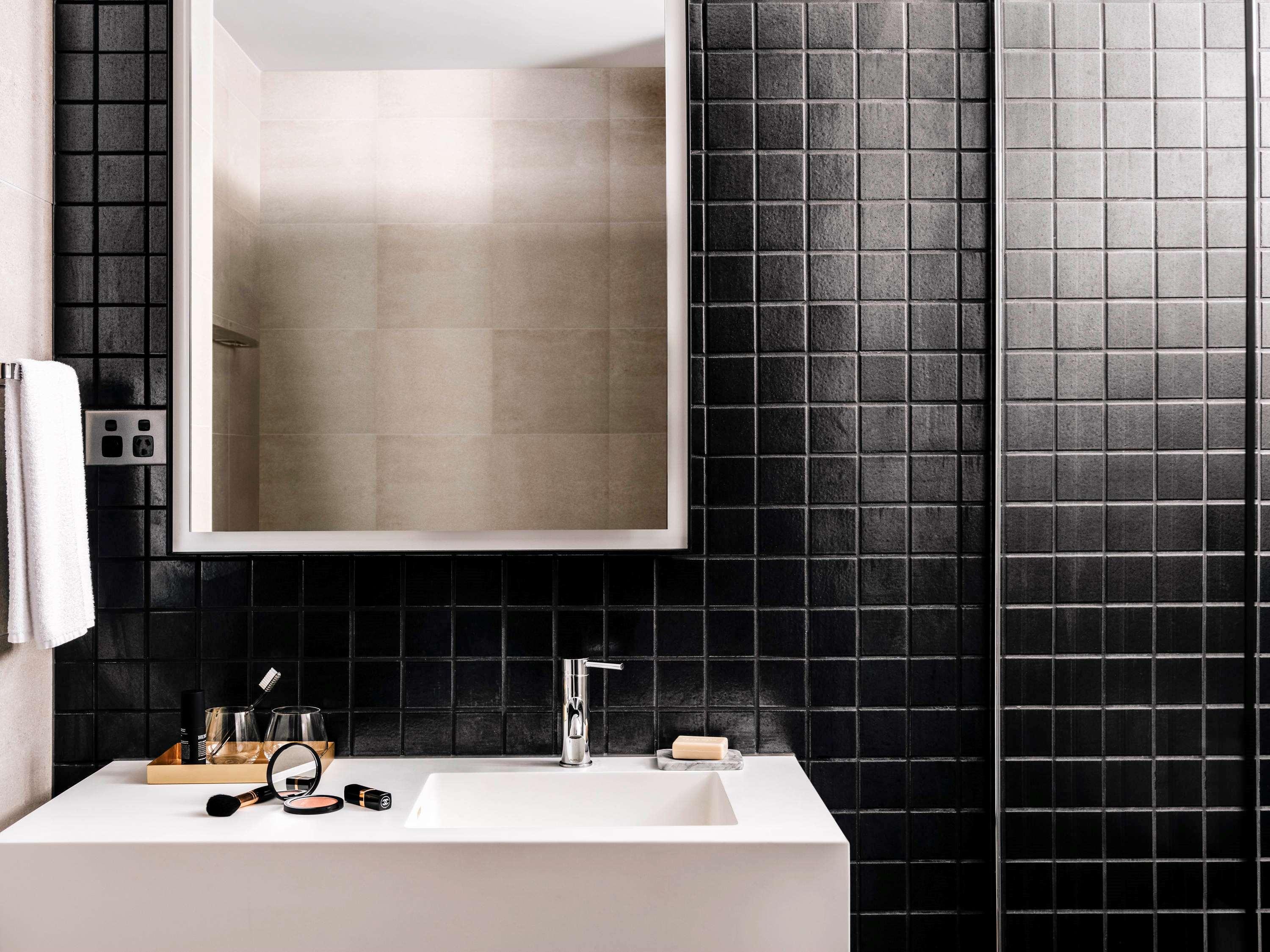 Suite City View King Bed