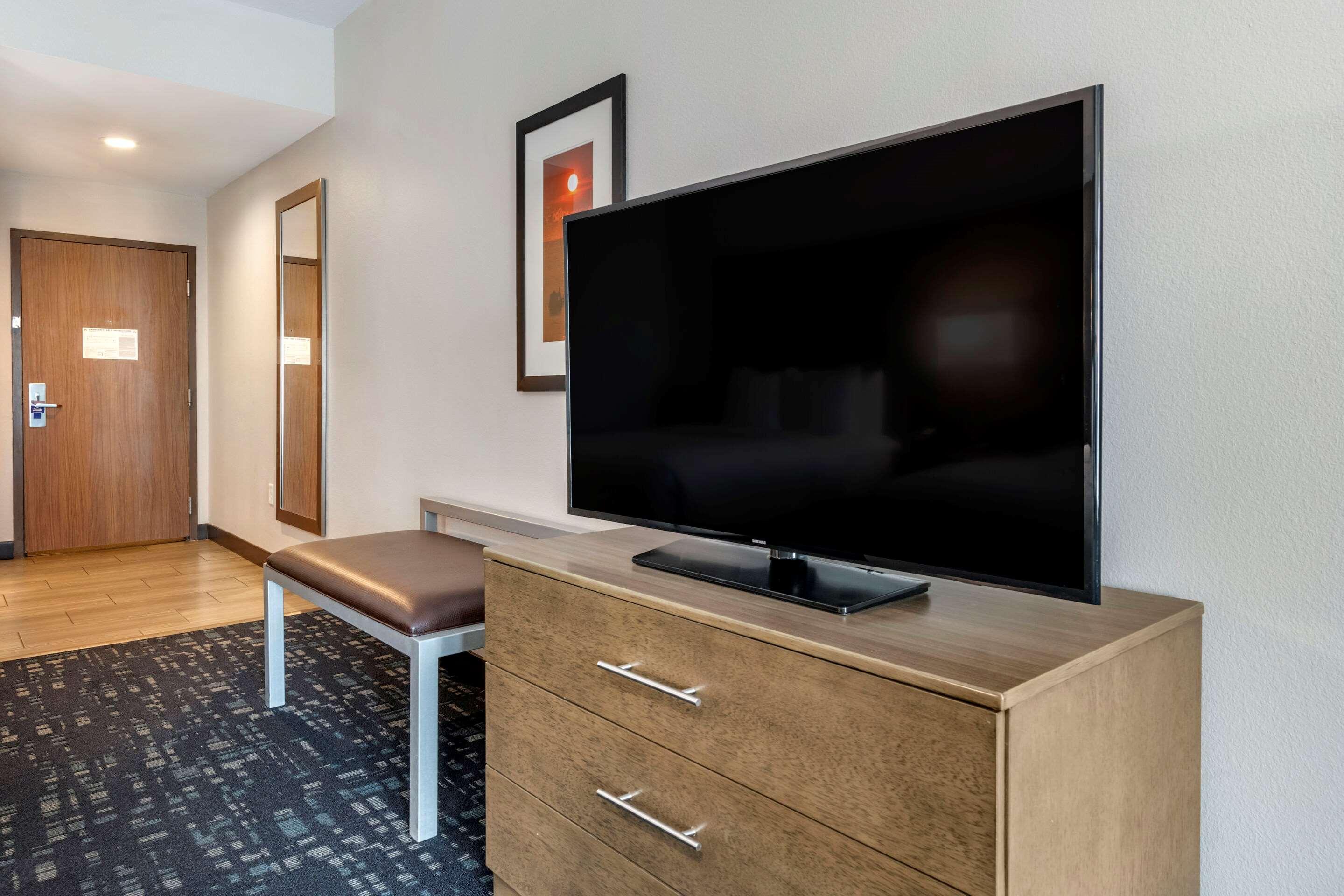 Suite Two Queen Beds Non Smoking