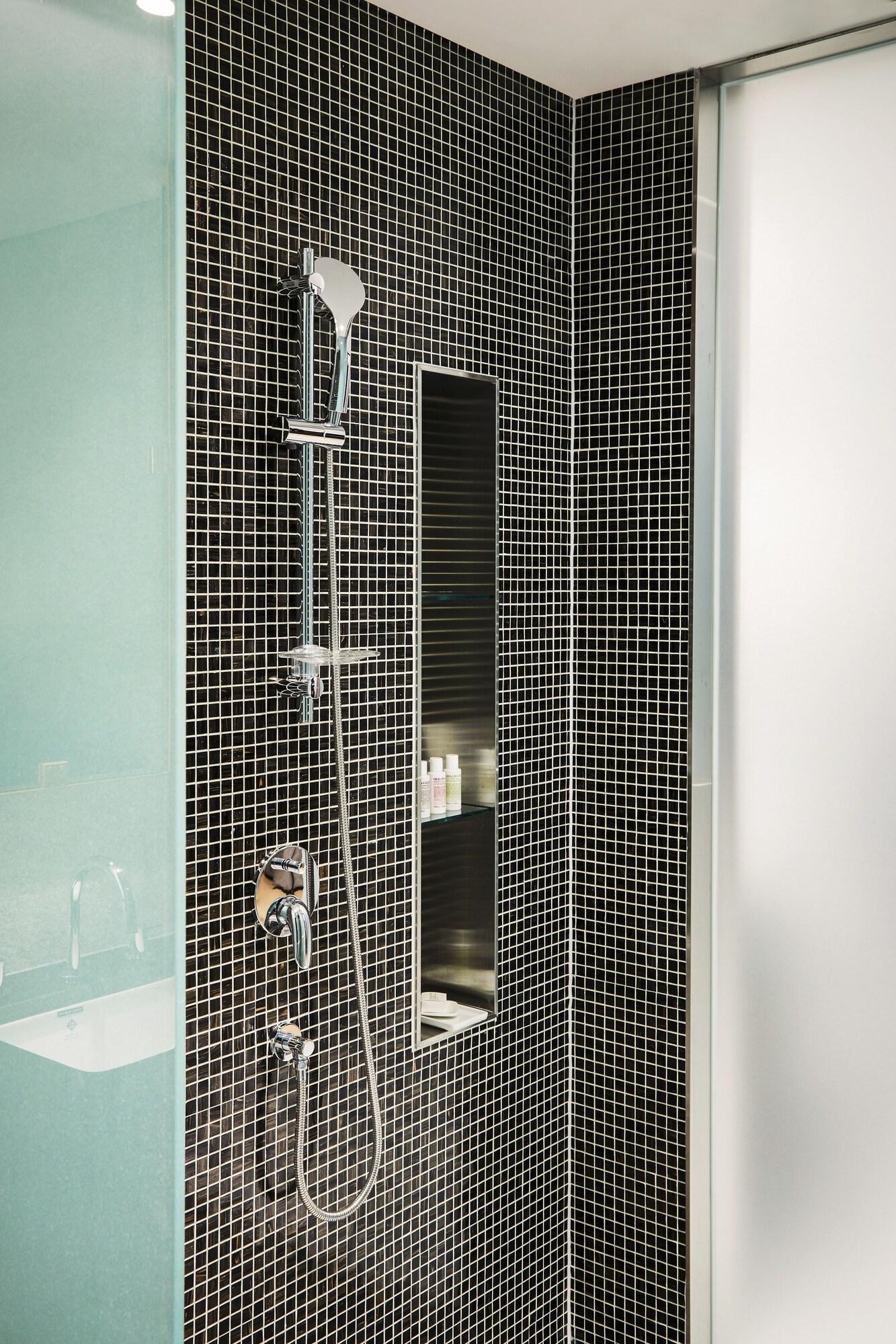 Suite Two Queen Beds