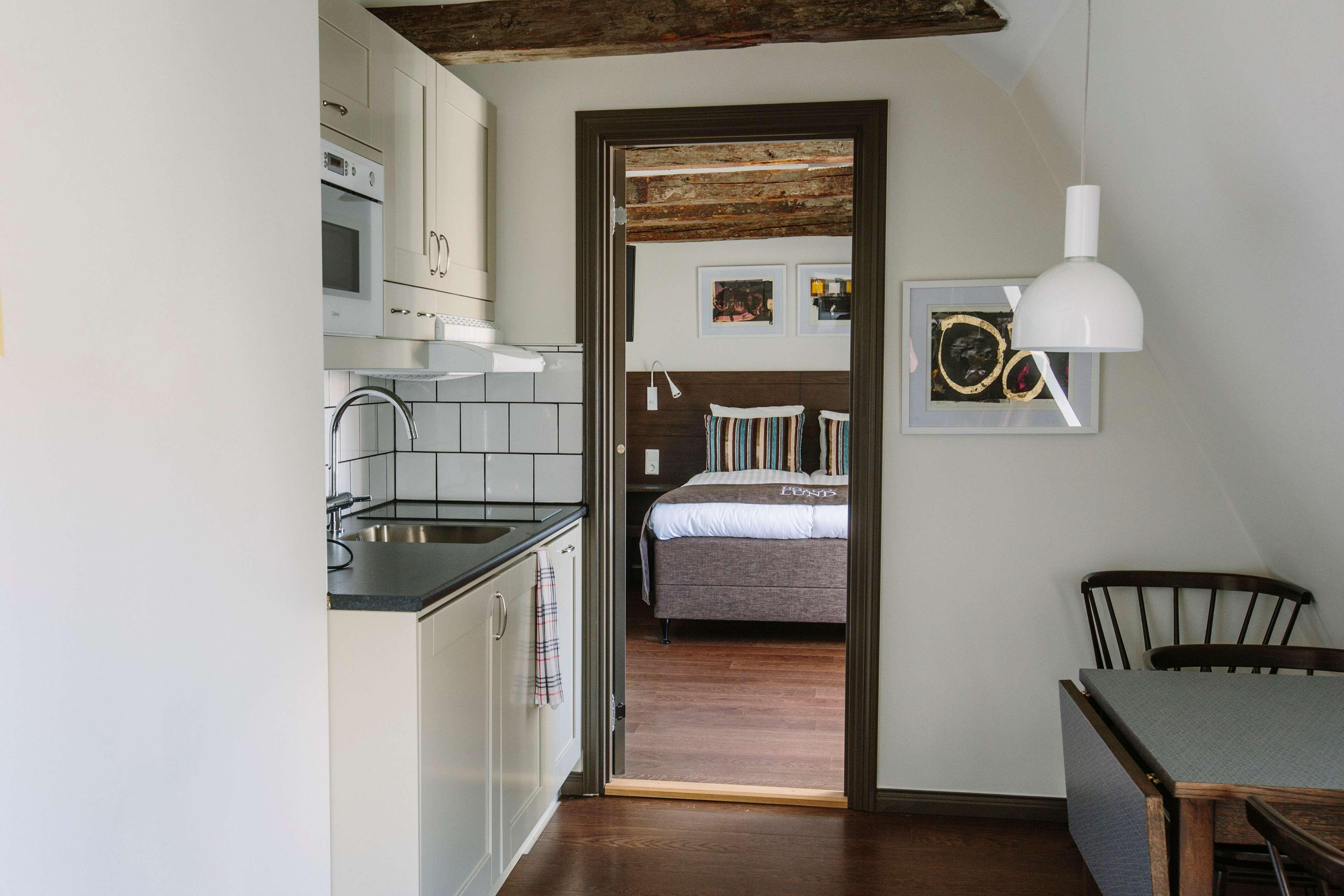 Junior Suite Queen Bed Non Smoking