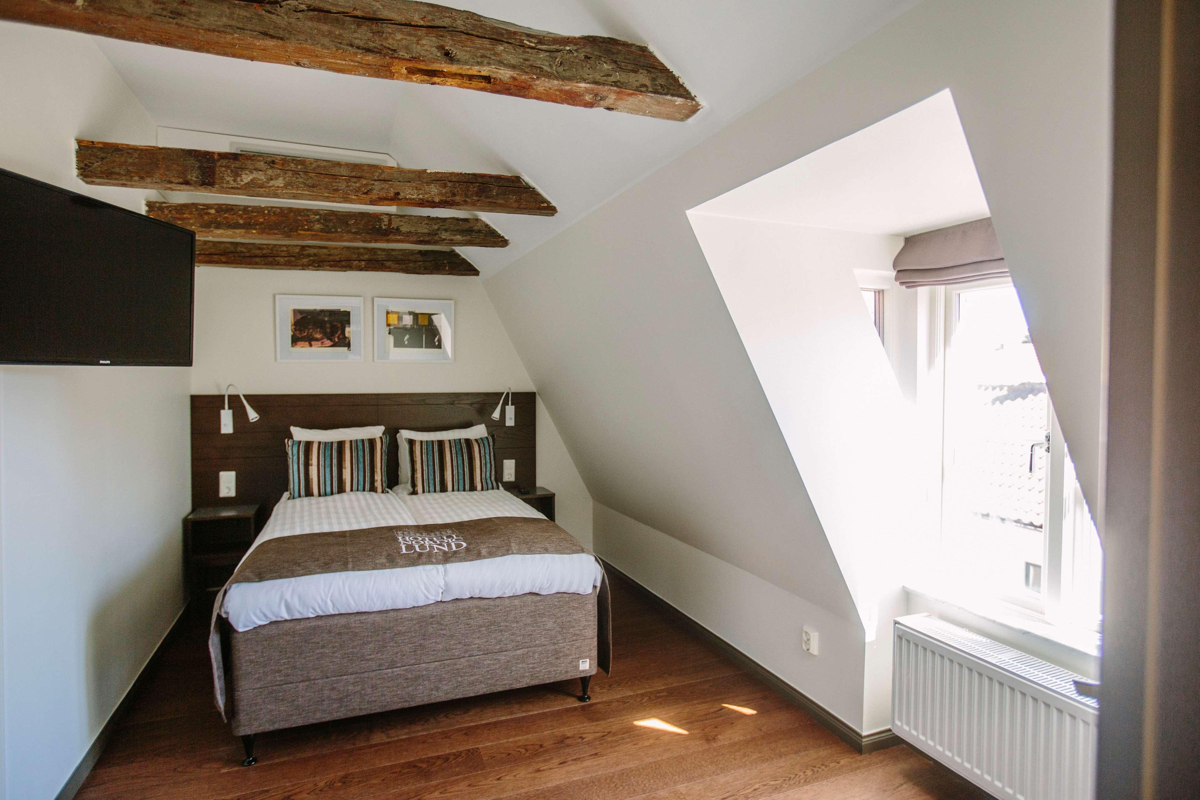 Junior Suite Queen Bed Non Smoking