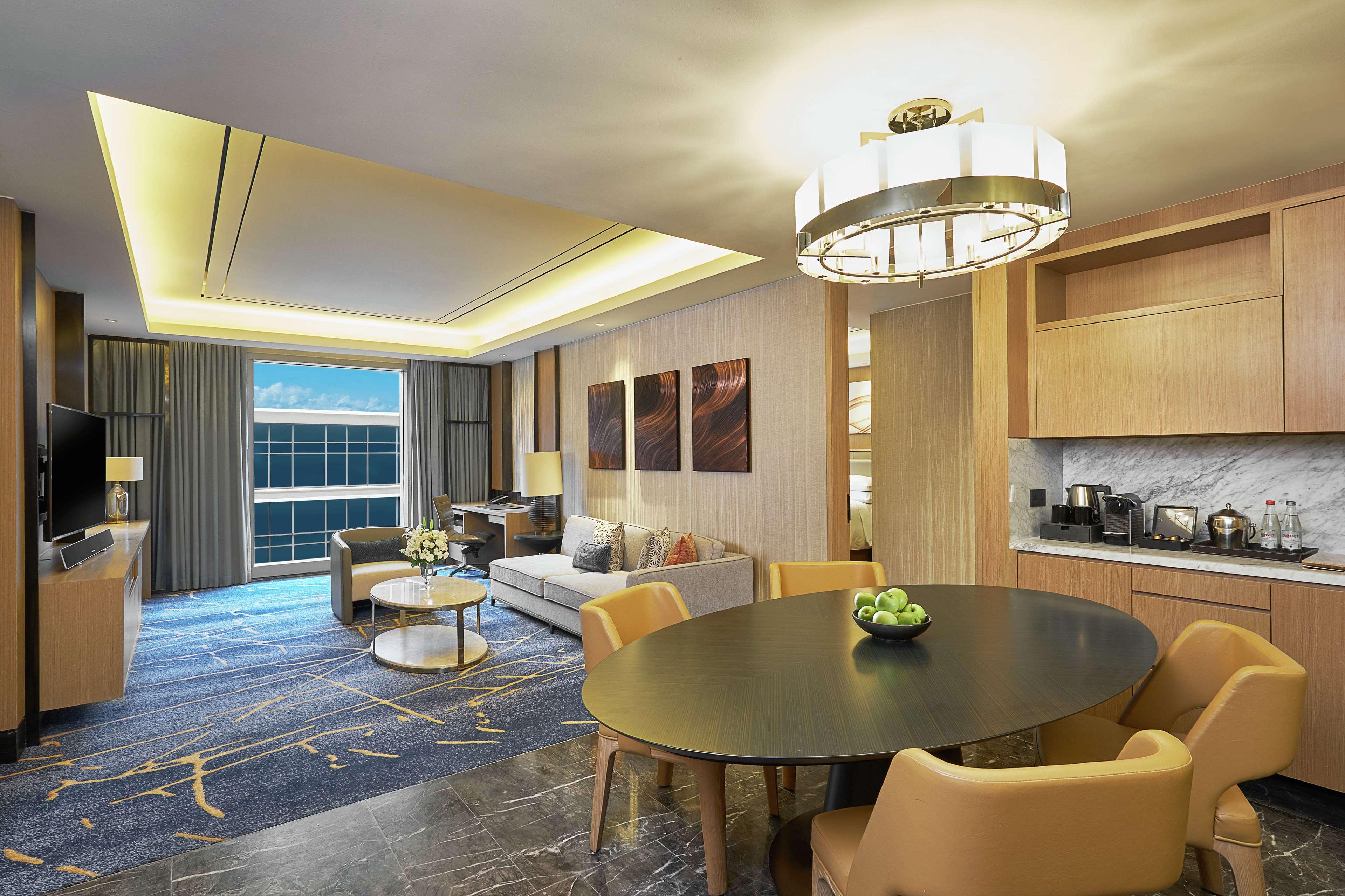 Suite King Bed One Bedroom 