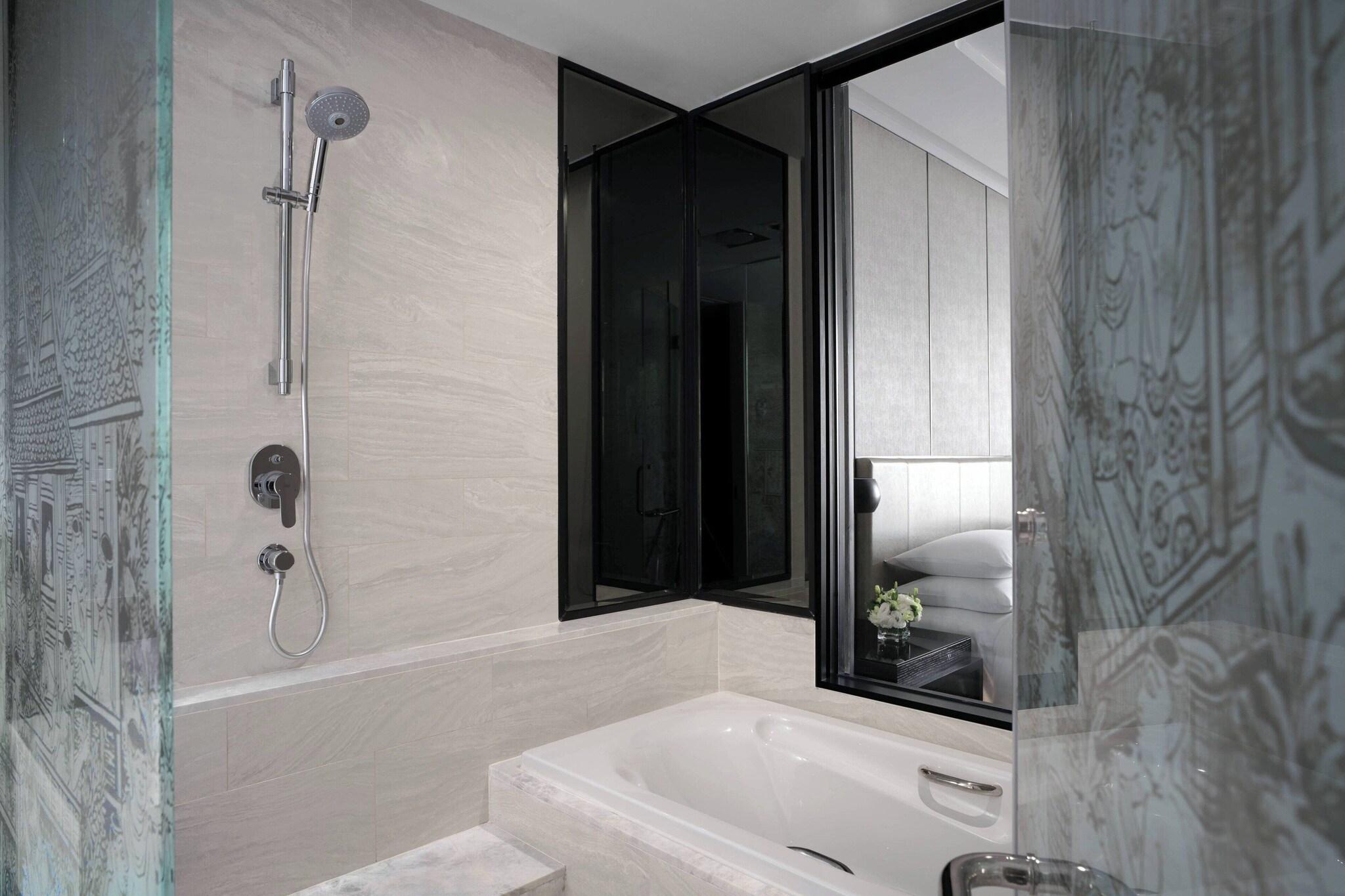 Double Club King Bed