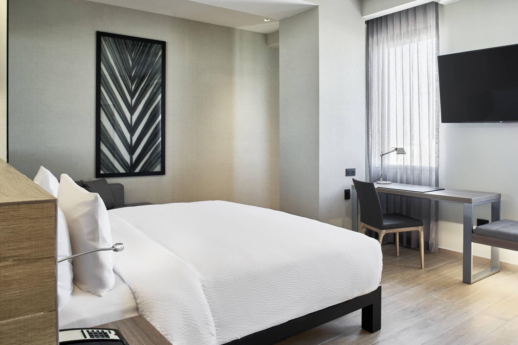 Double Sea View King Bed