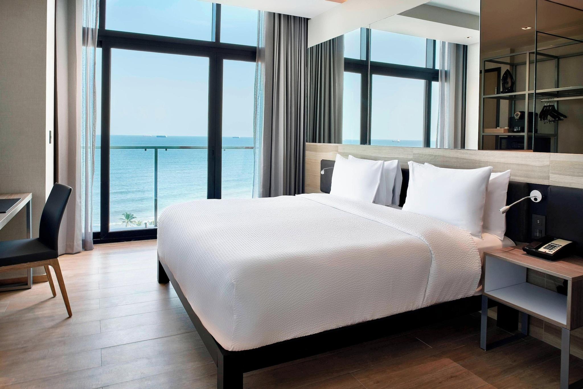 Double Sea View King Bed