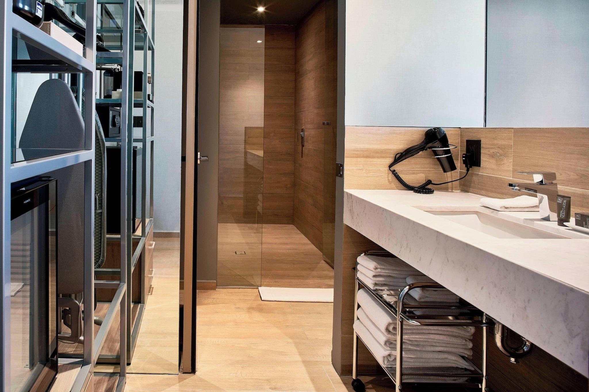 Double City View King Bed