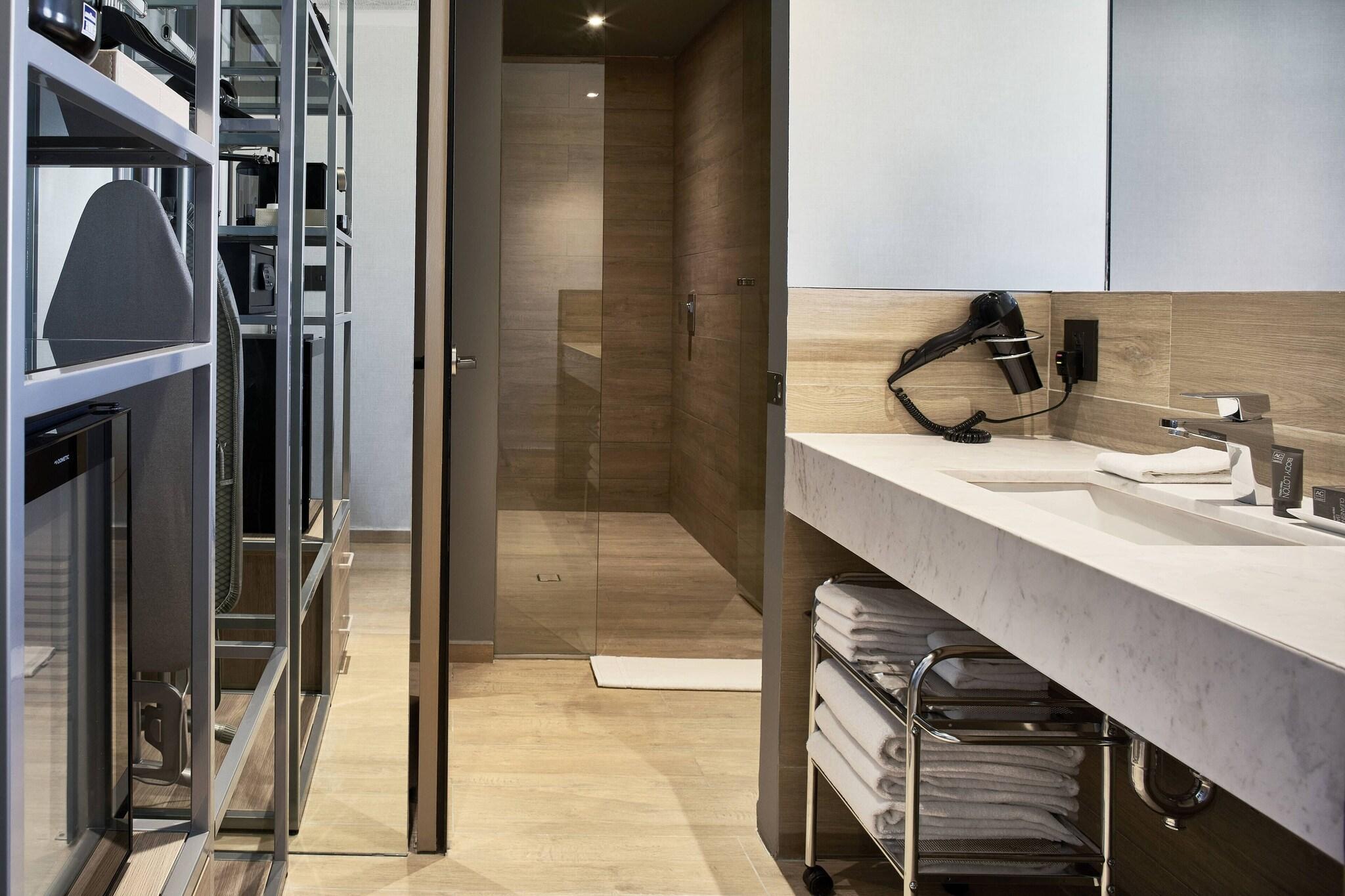 Double City View King Bed