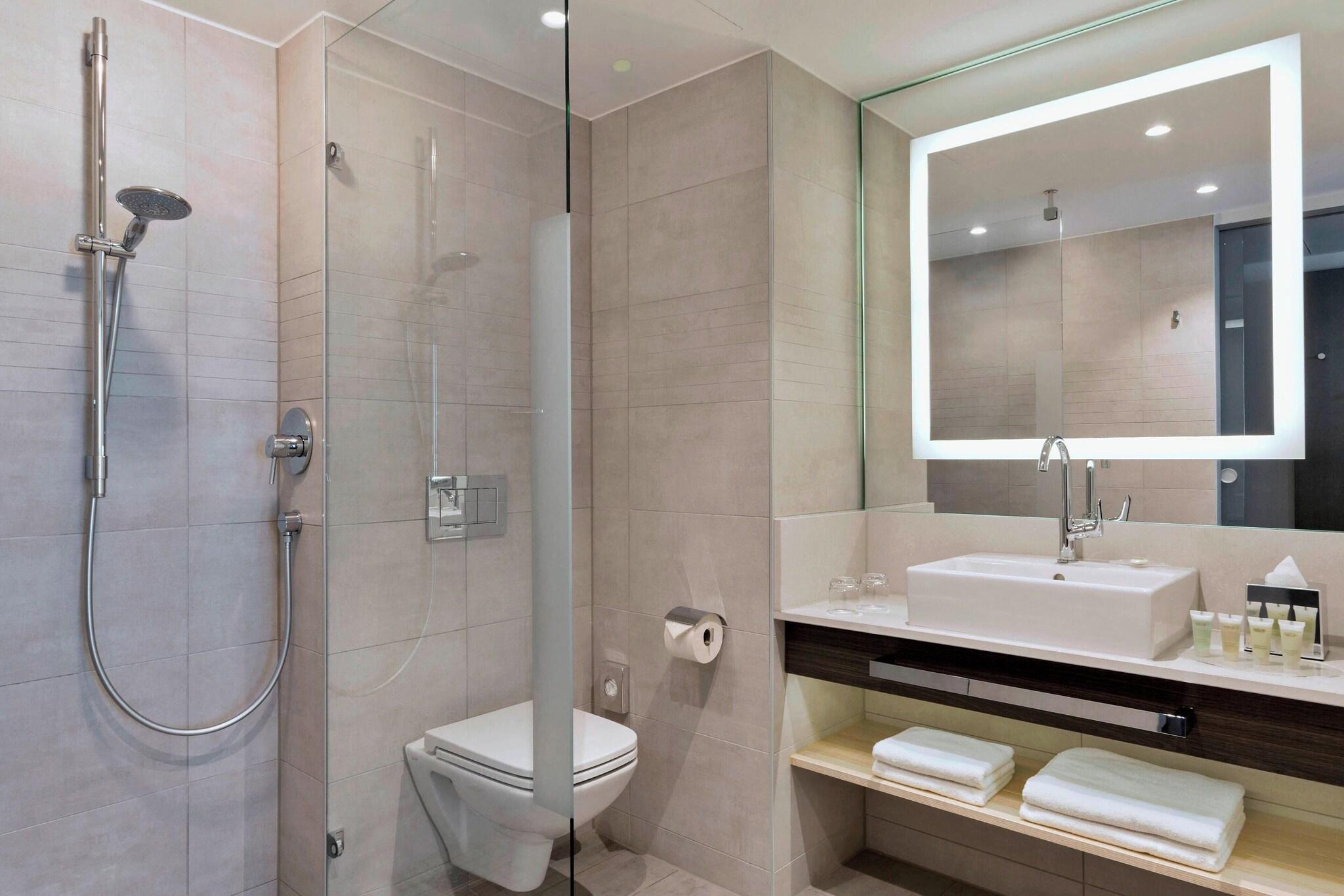 Double Deluxe King Bed