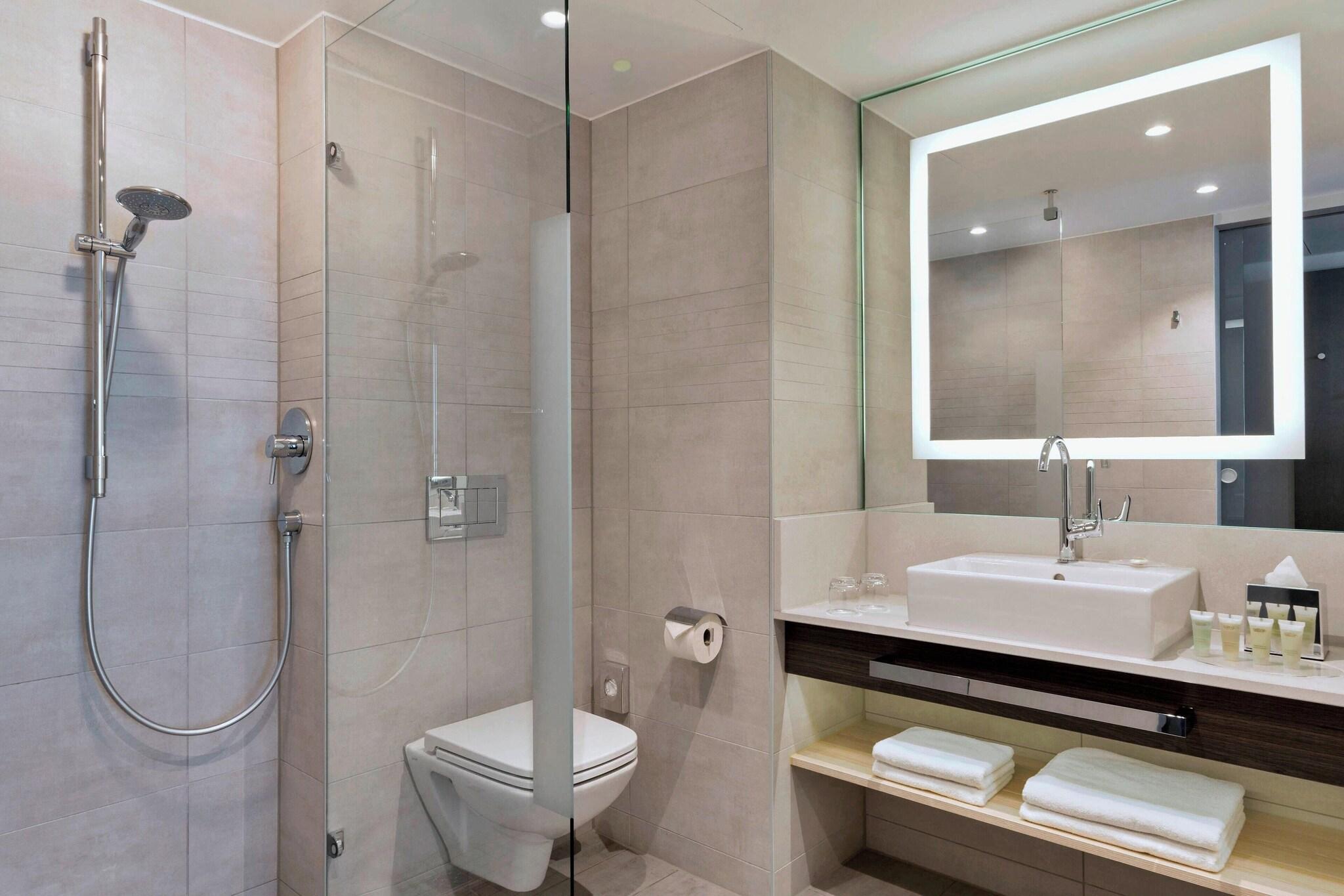 Double Deluxe King Bed