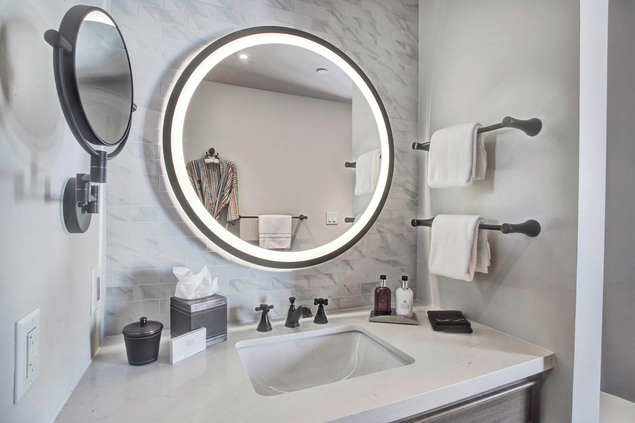 Studio King Size Bed