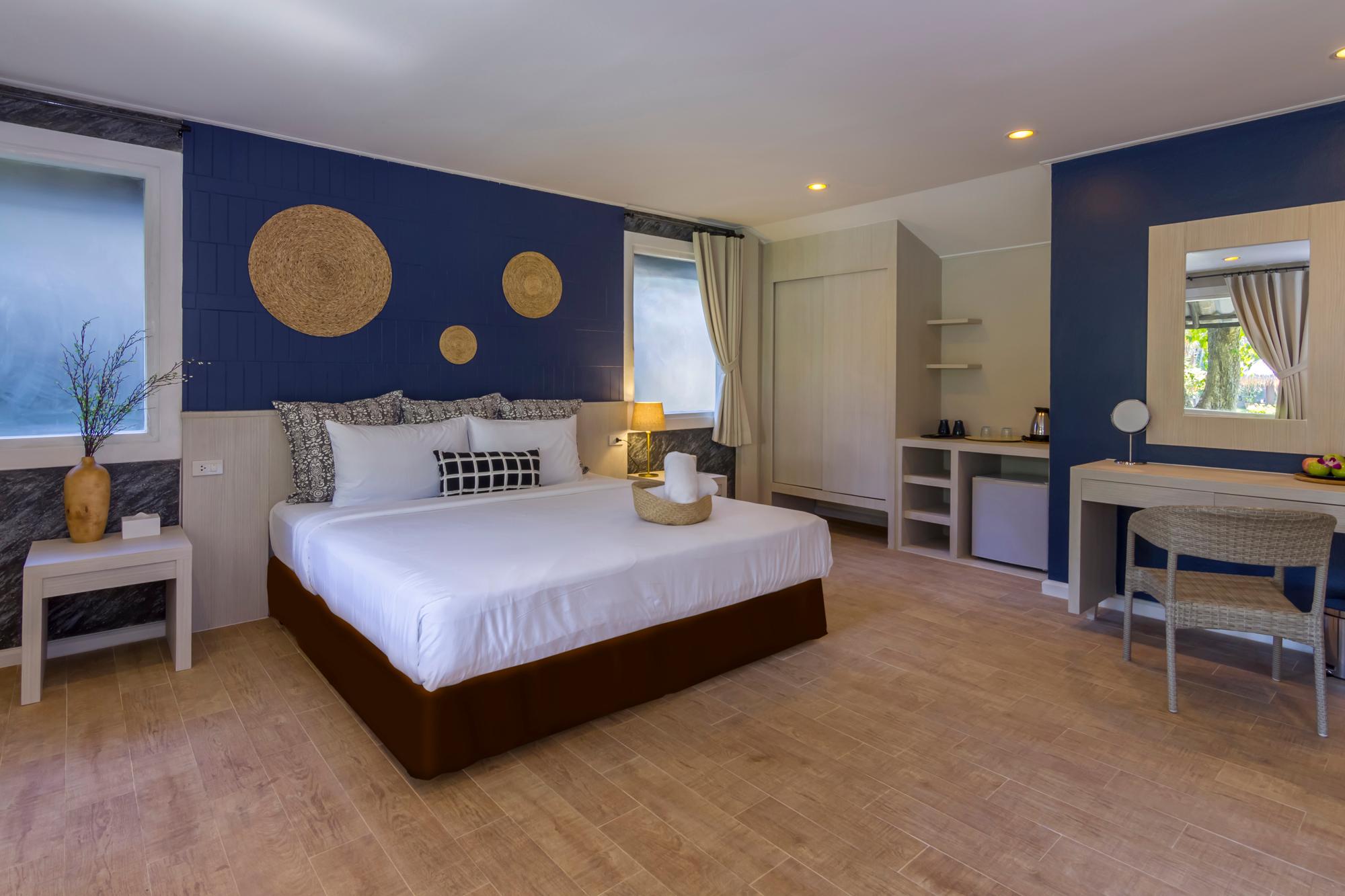 Double Deluxe Pool View