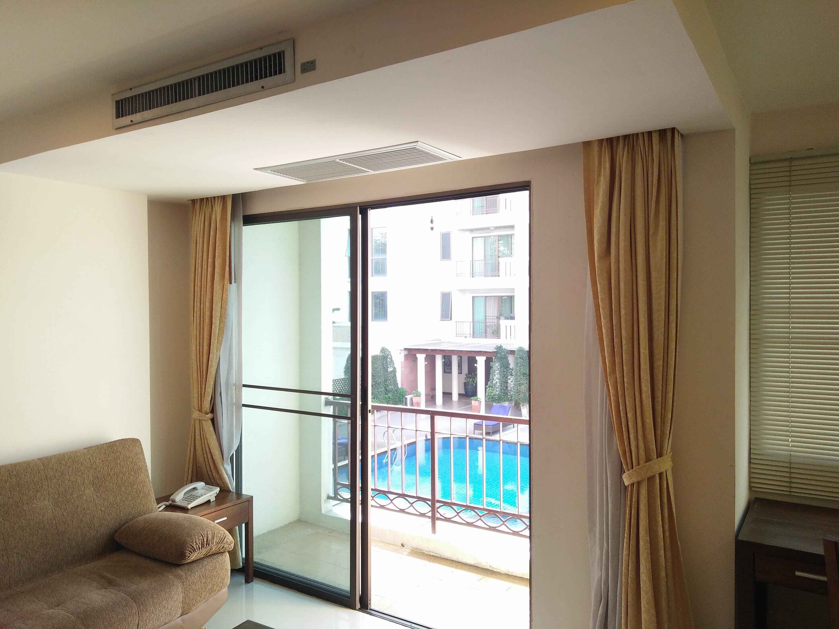 Suite Deluxe Pool View