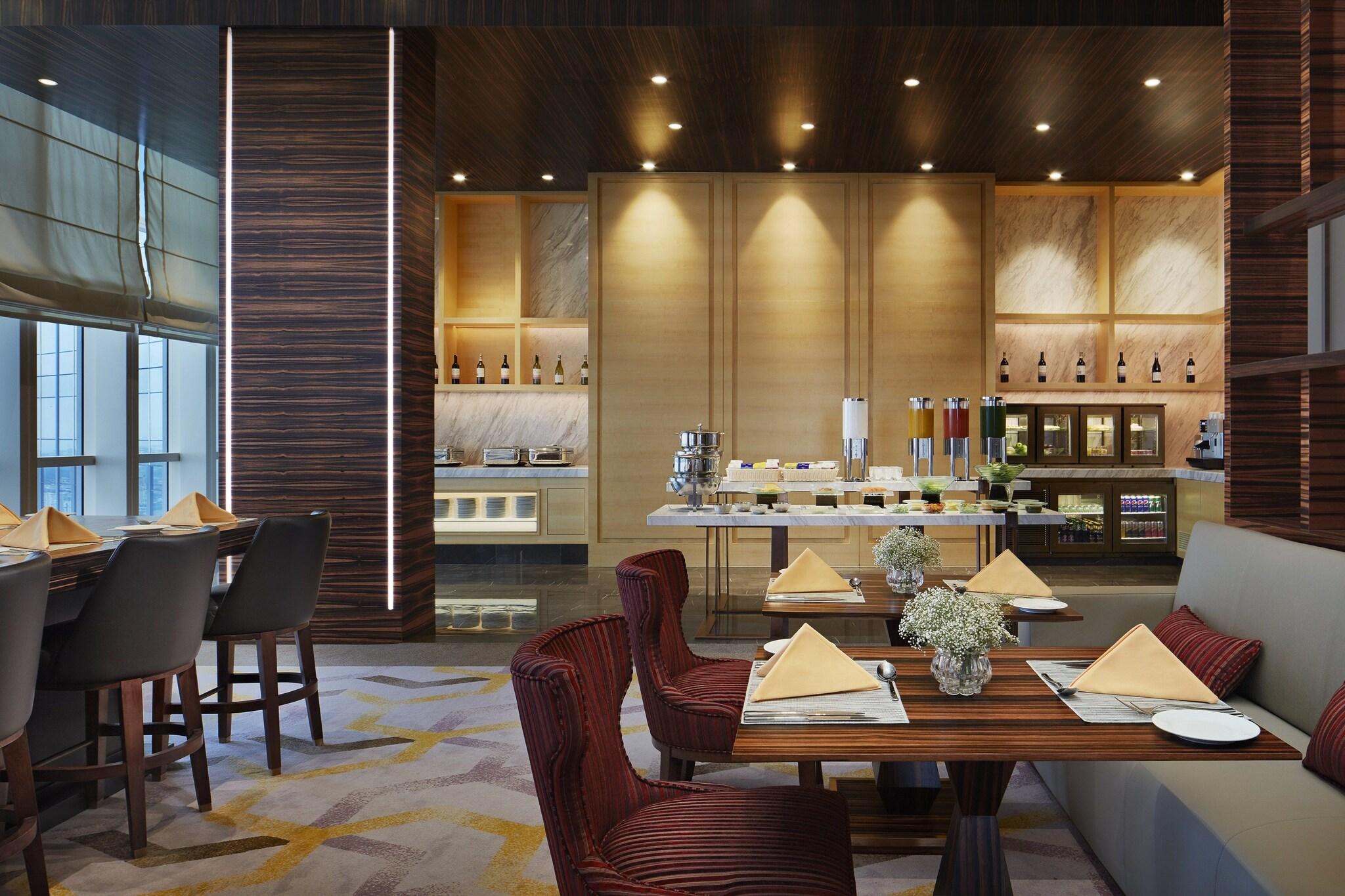 Suite King Bed One Bedroom 