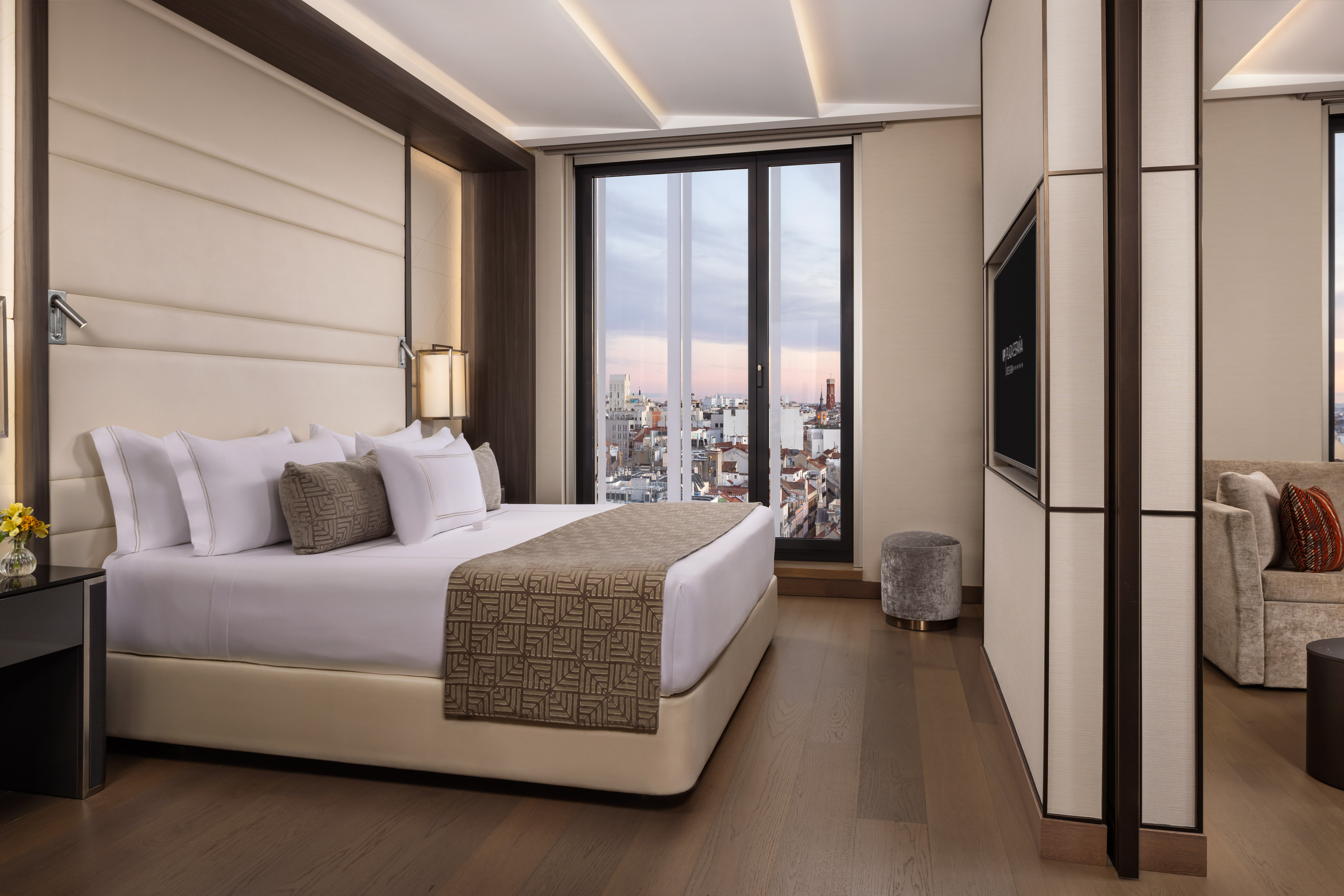 Suite Capacity 1