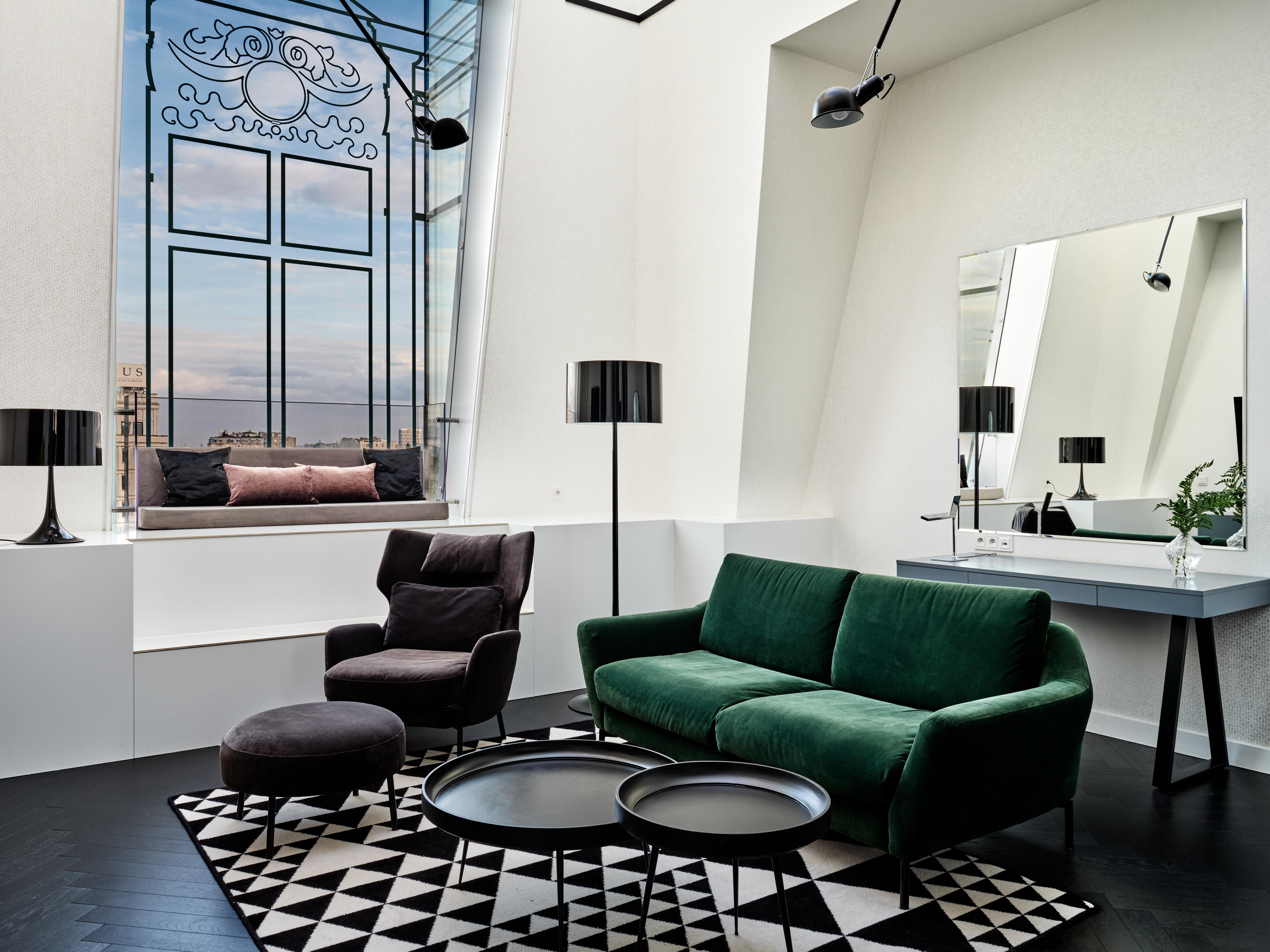 Suite City View King Bed