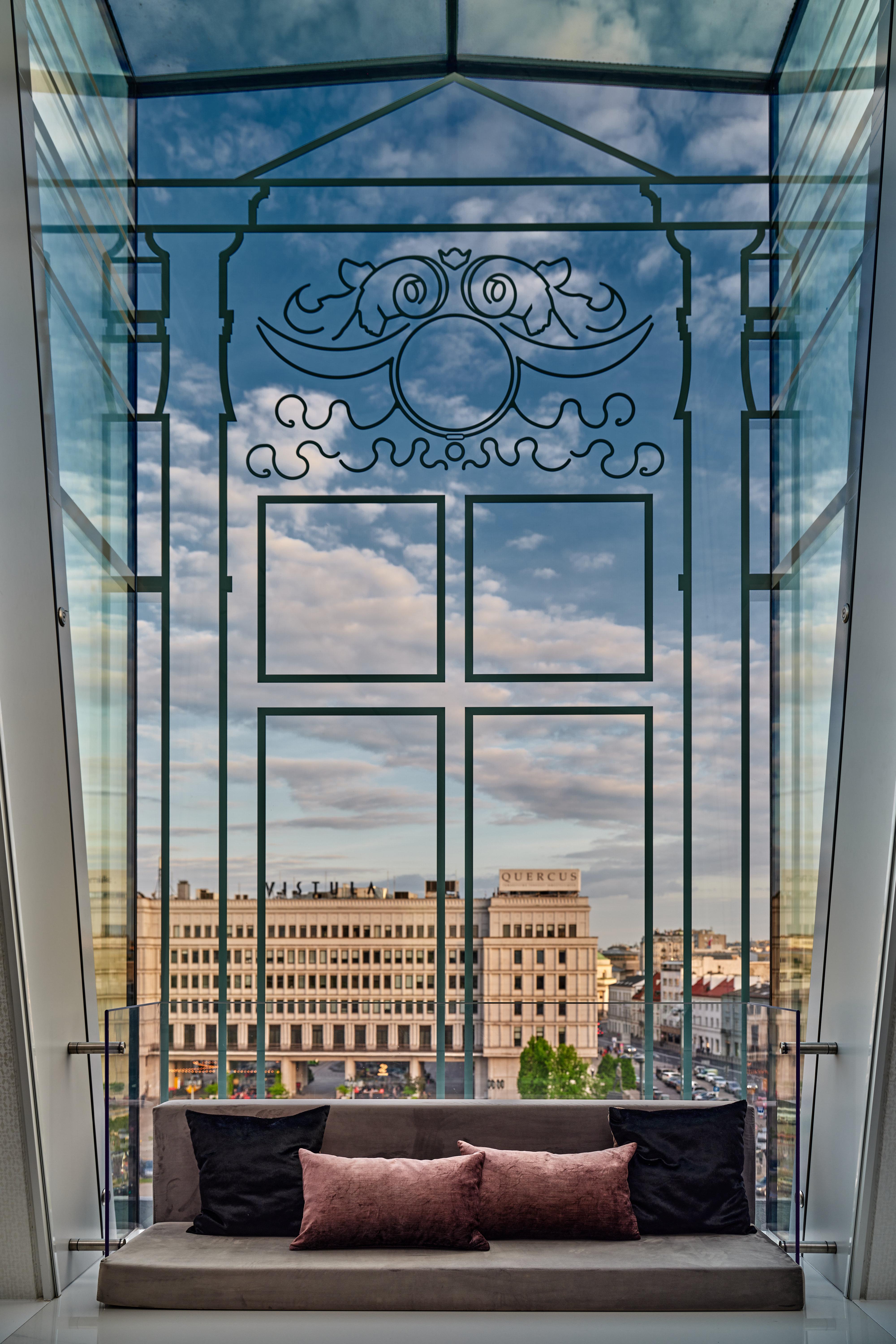 Suite City View King Bed