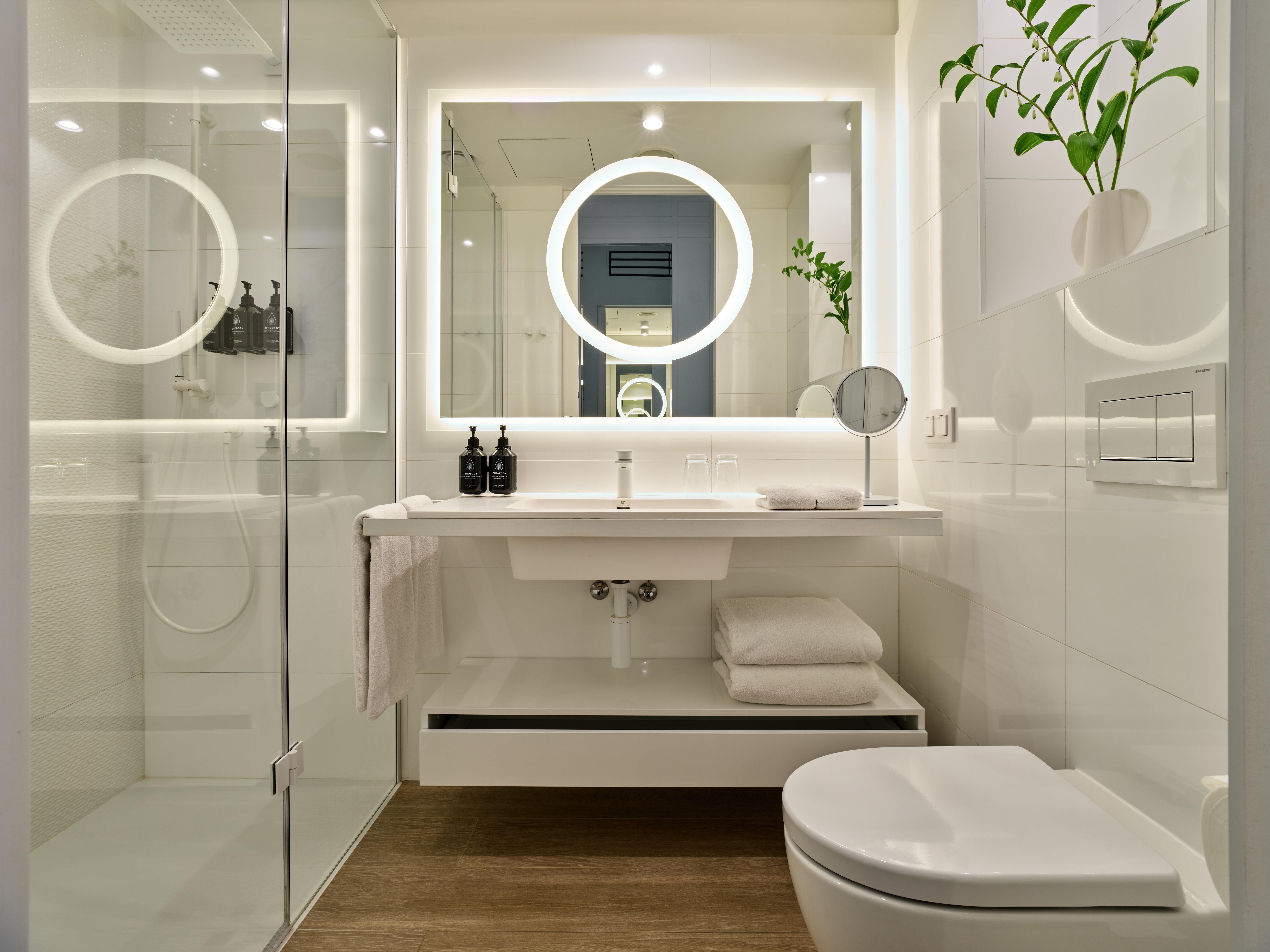 Double Queen Size Bed