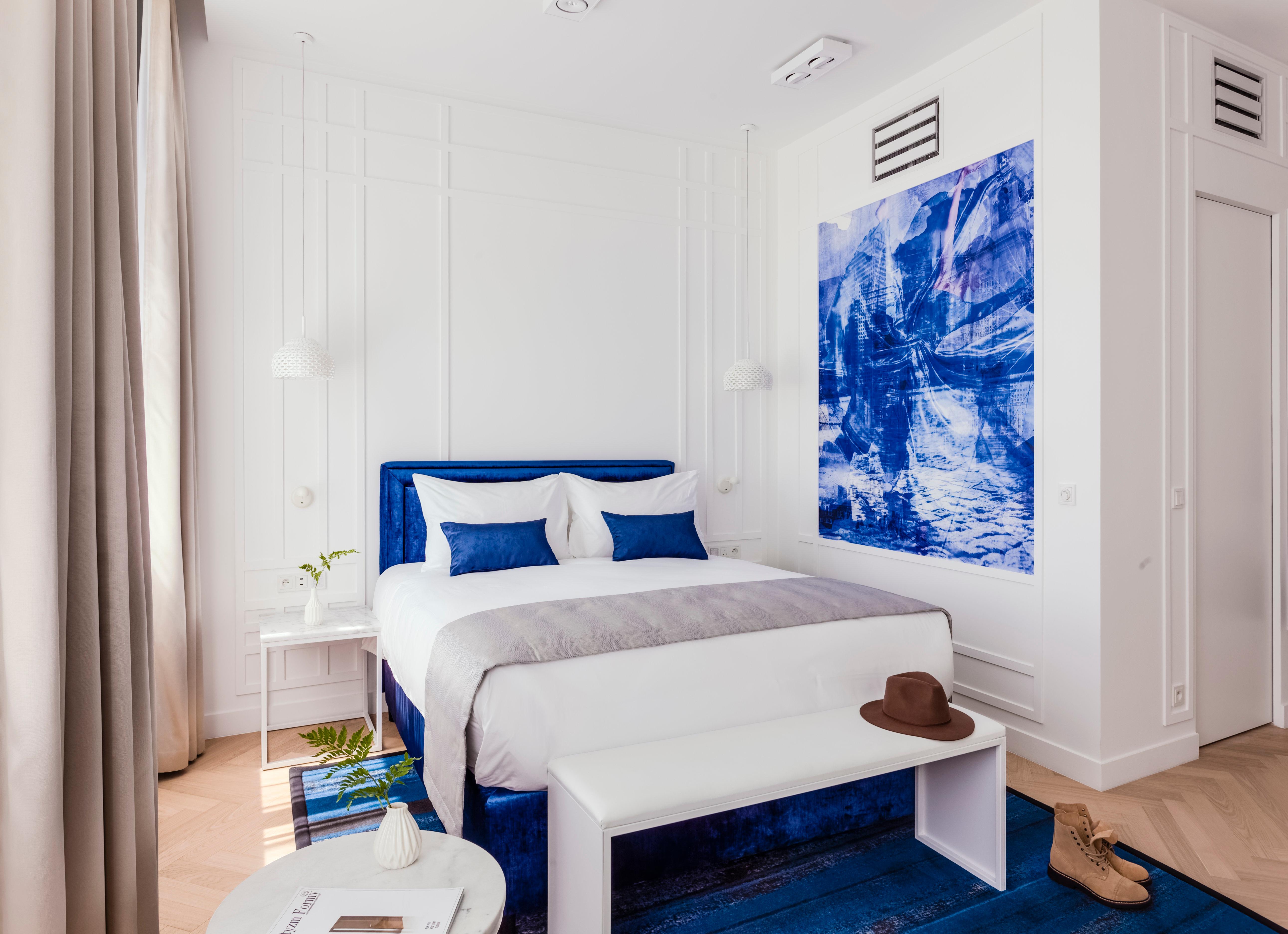 Double Queen Size Bed