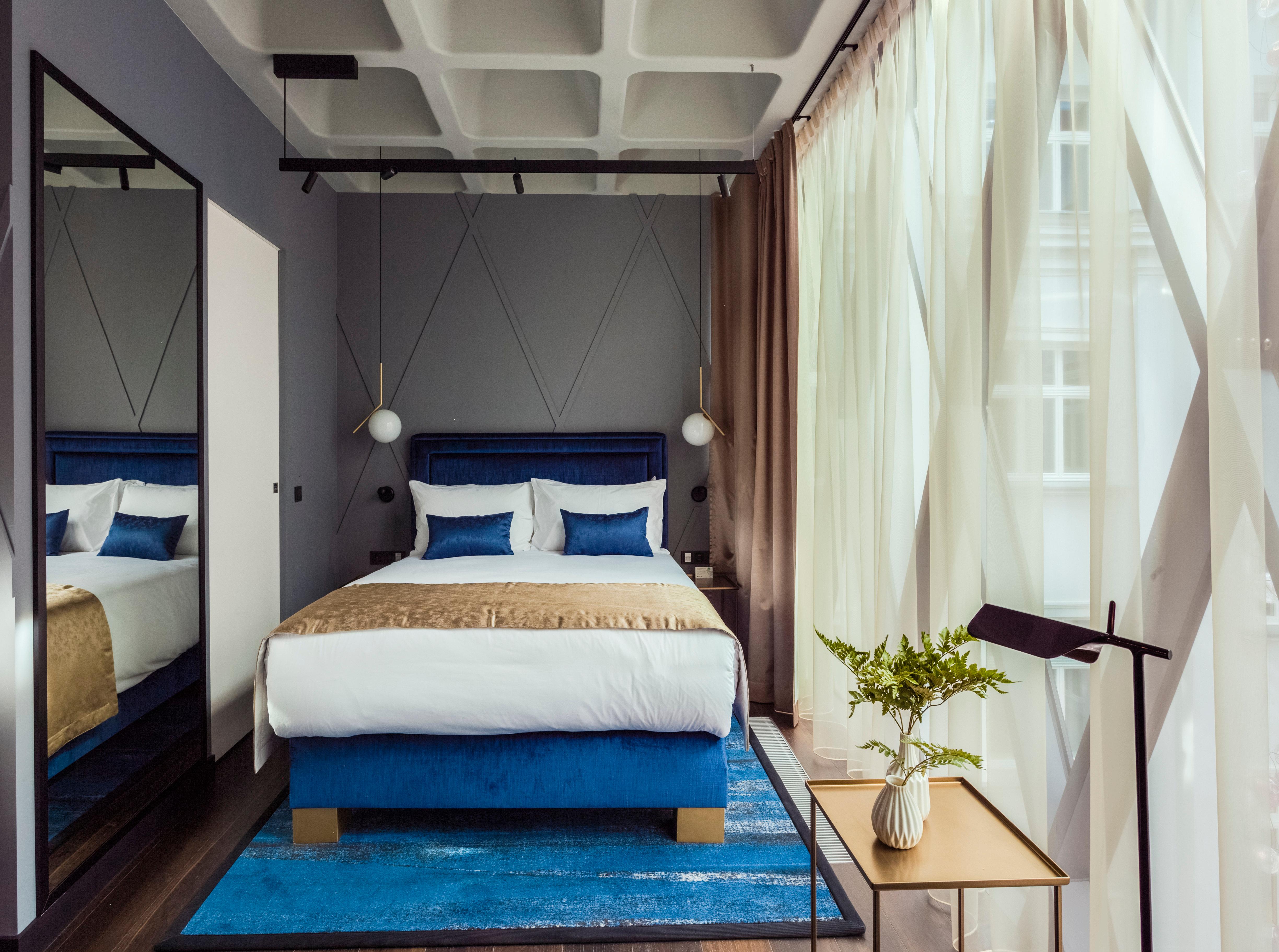 Double Queen Size Bed