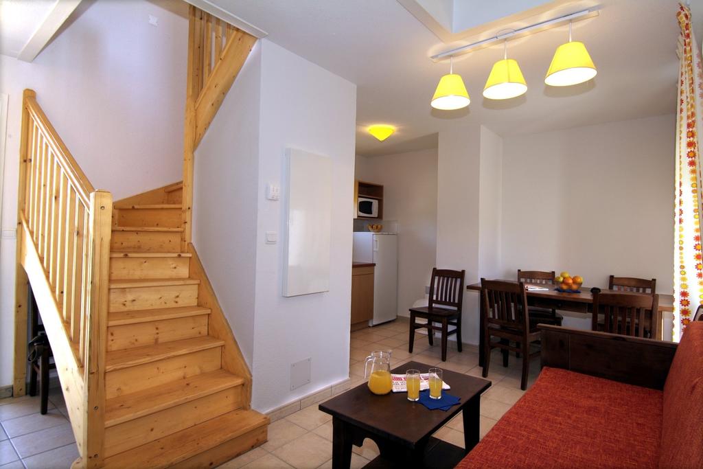 Apartment Capacity 6