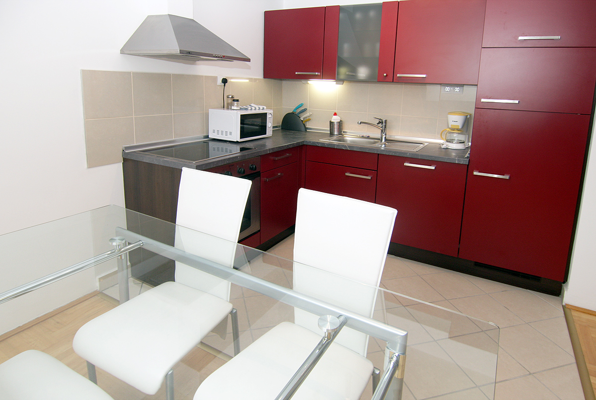 Apartment Capacity 6 Three Bedroom