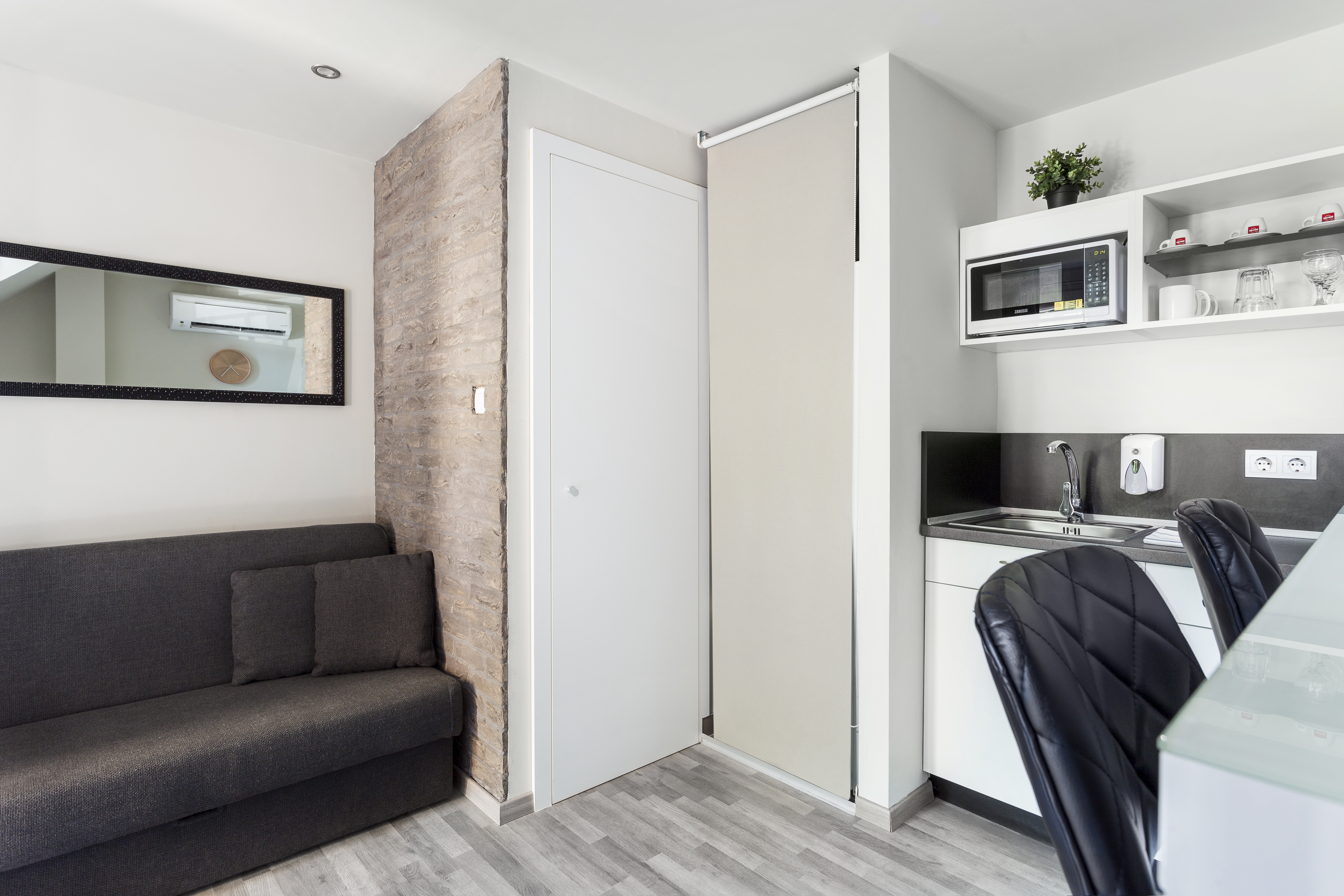 Studio Superior Capacity 3