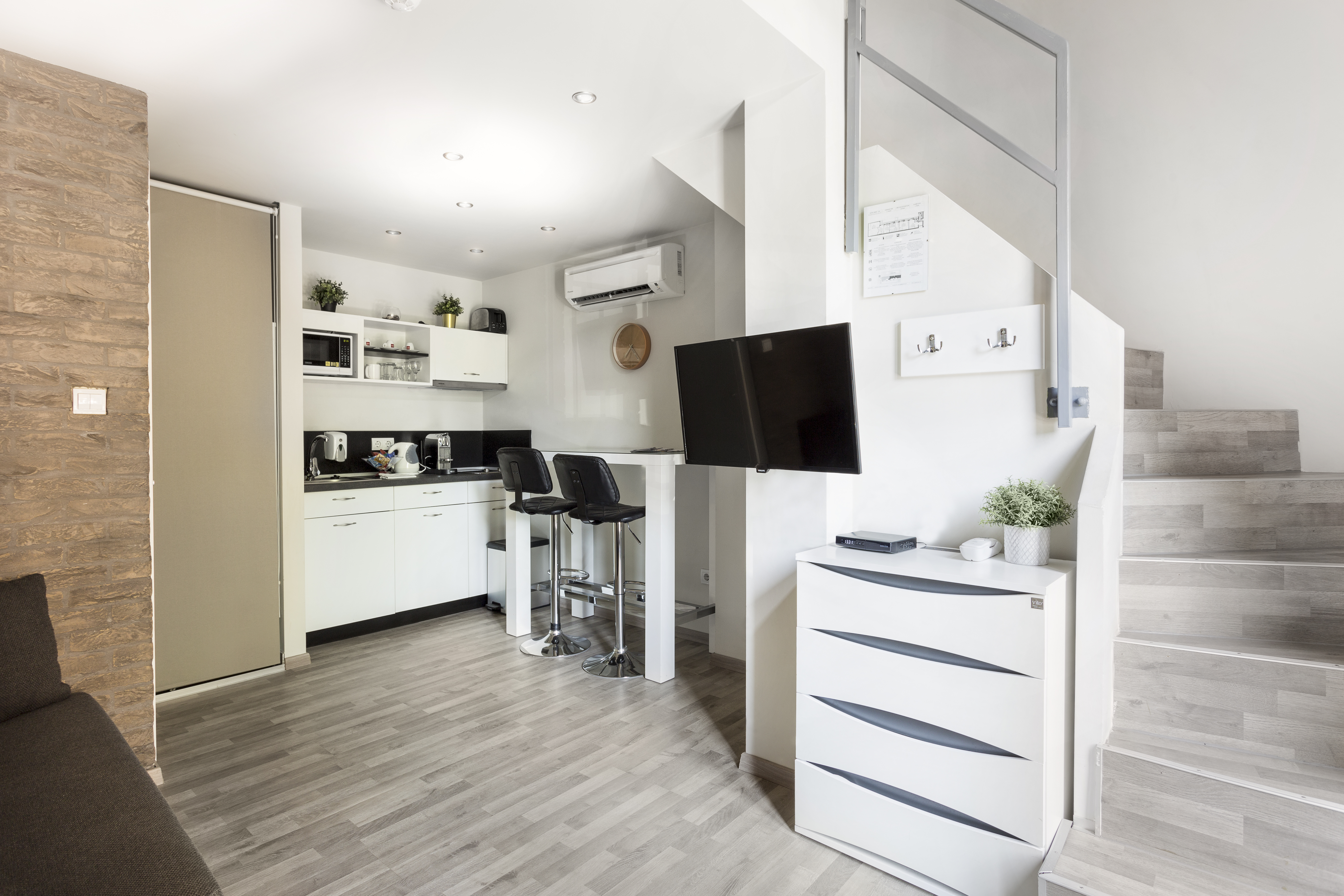 Studio Superior Capacity 3