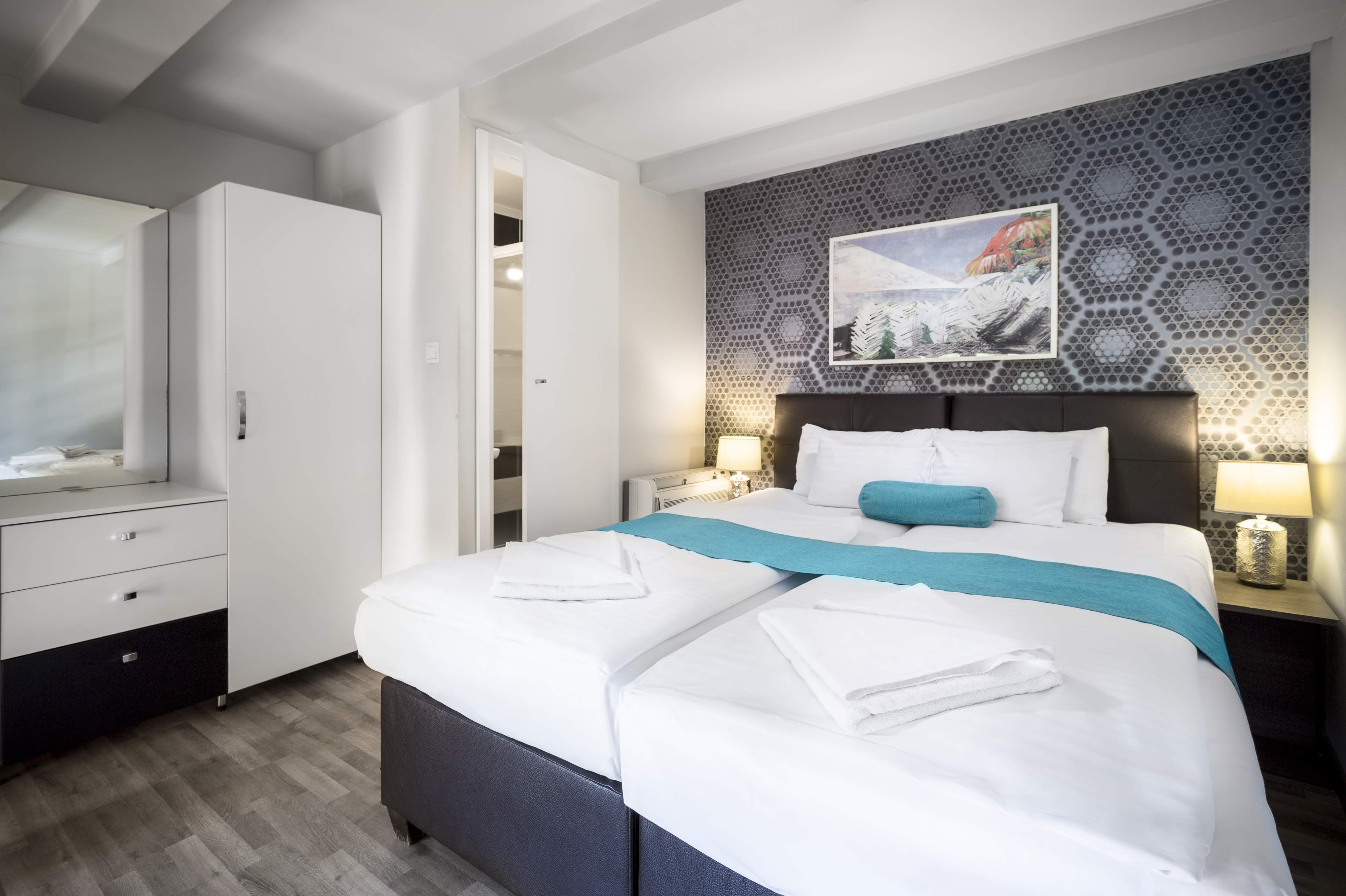 Studio Superior Capacity 3