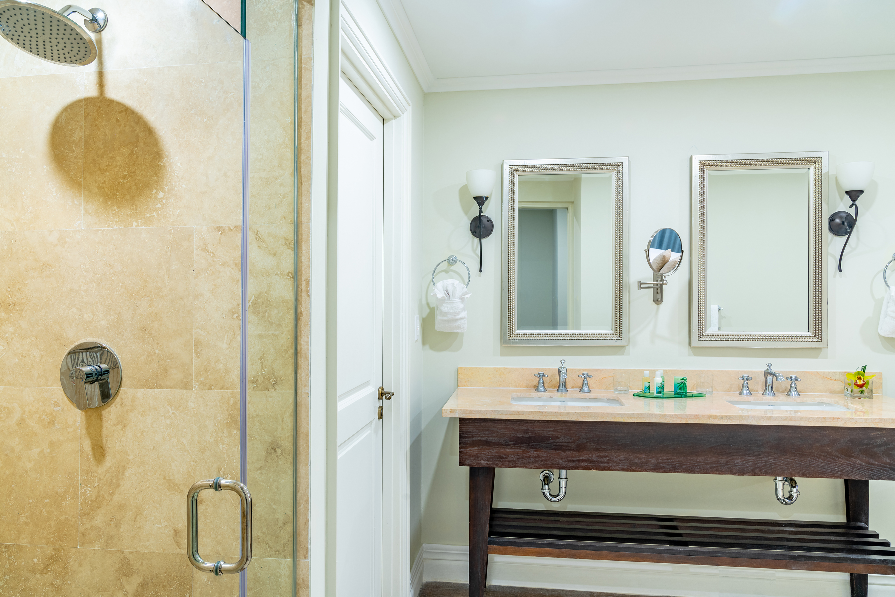 Junior Suite Ocean Front Two Double Beds