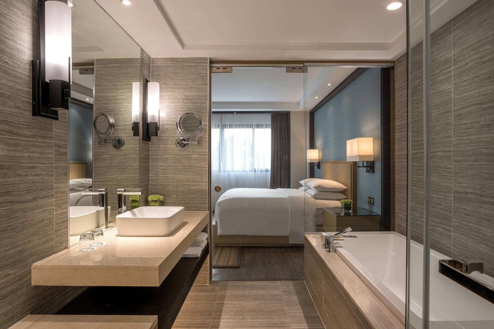 Double Executive King Bed