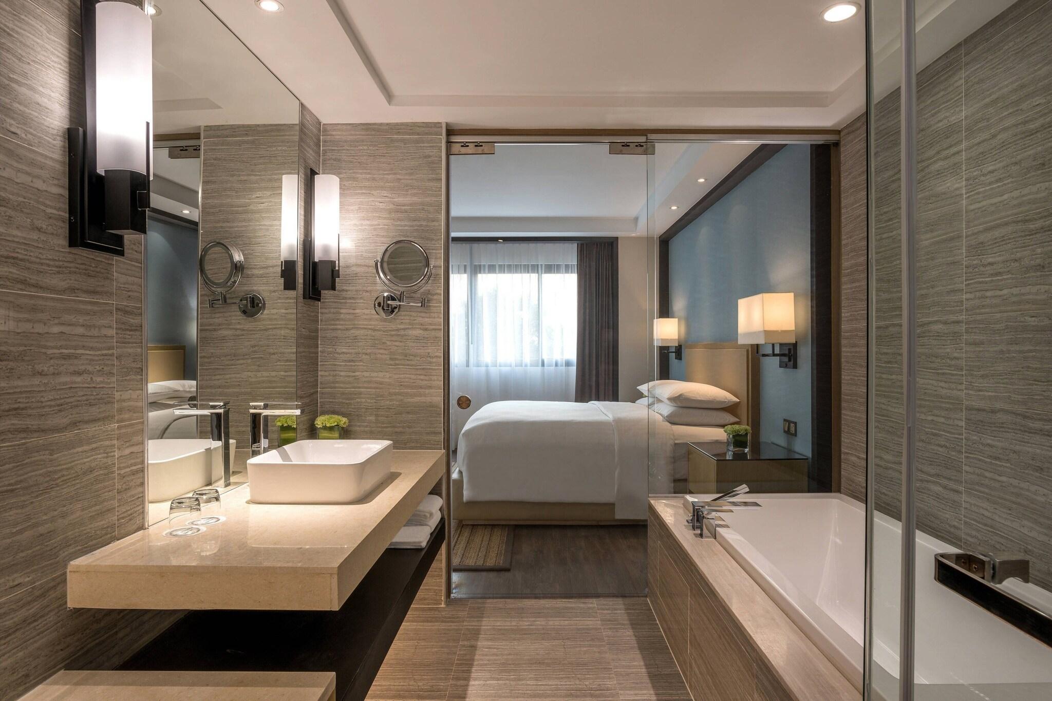 Double Executive King Bed