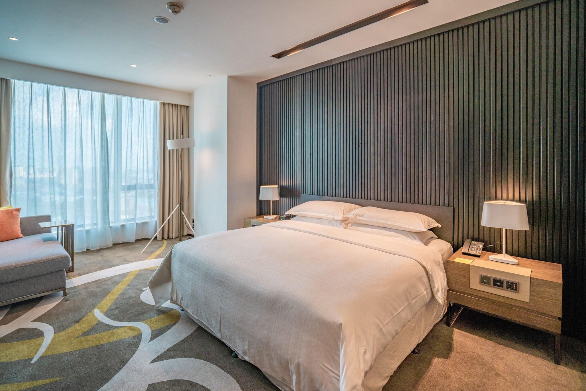 Suite King Bed One Bedroom 