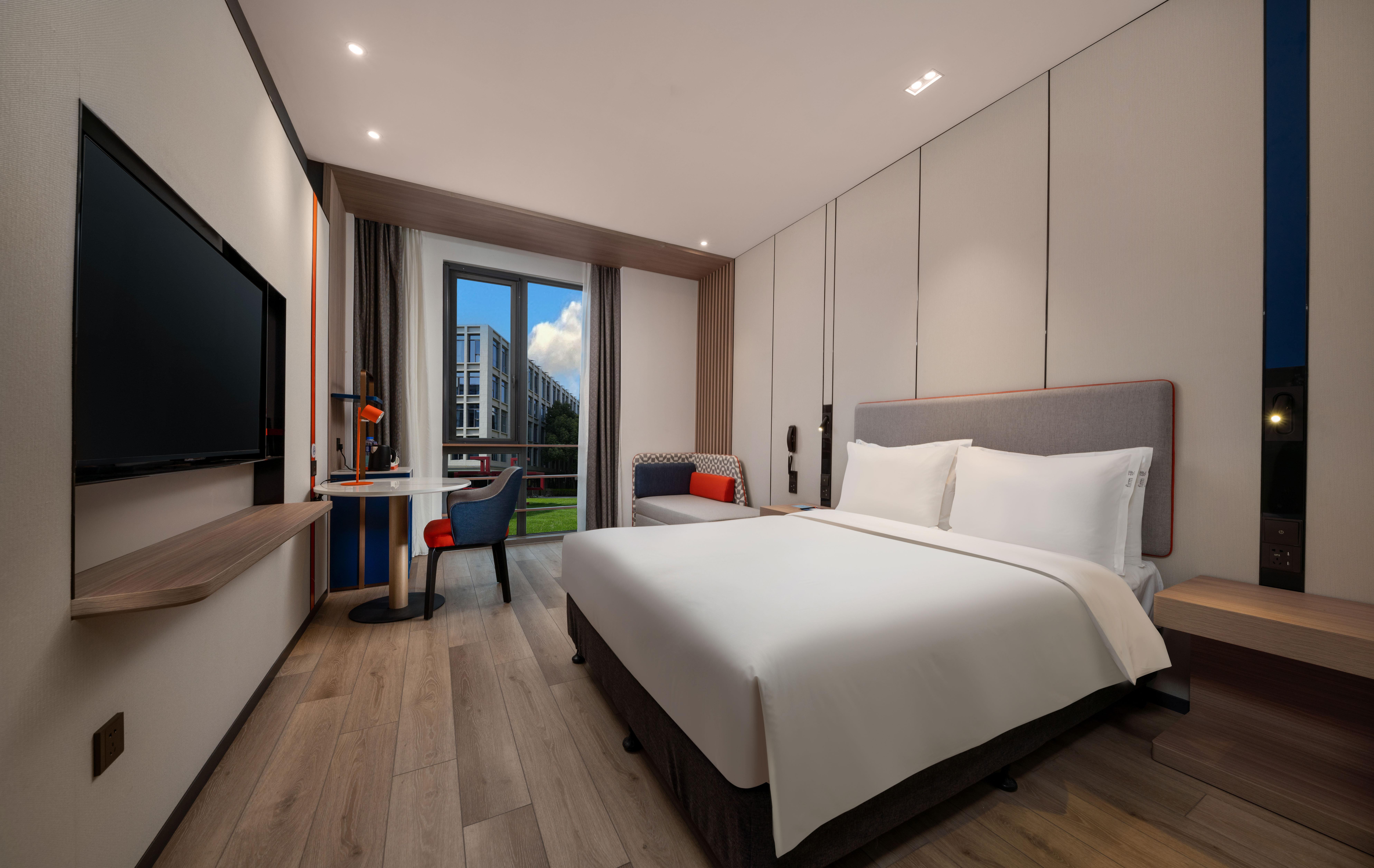 Double Queen Size Bed