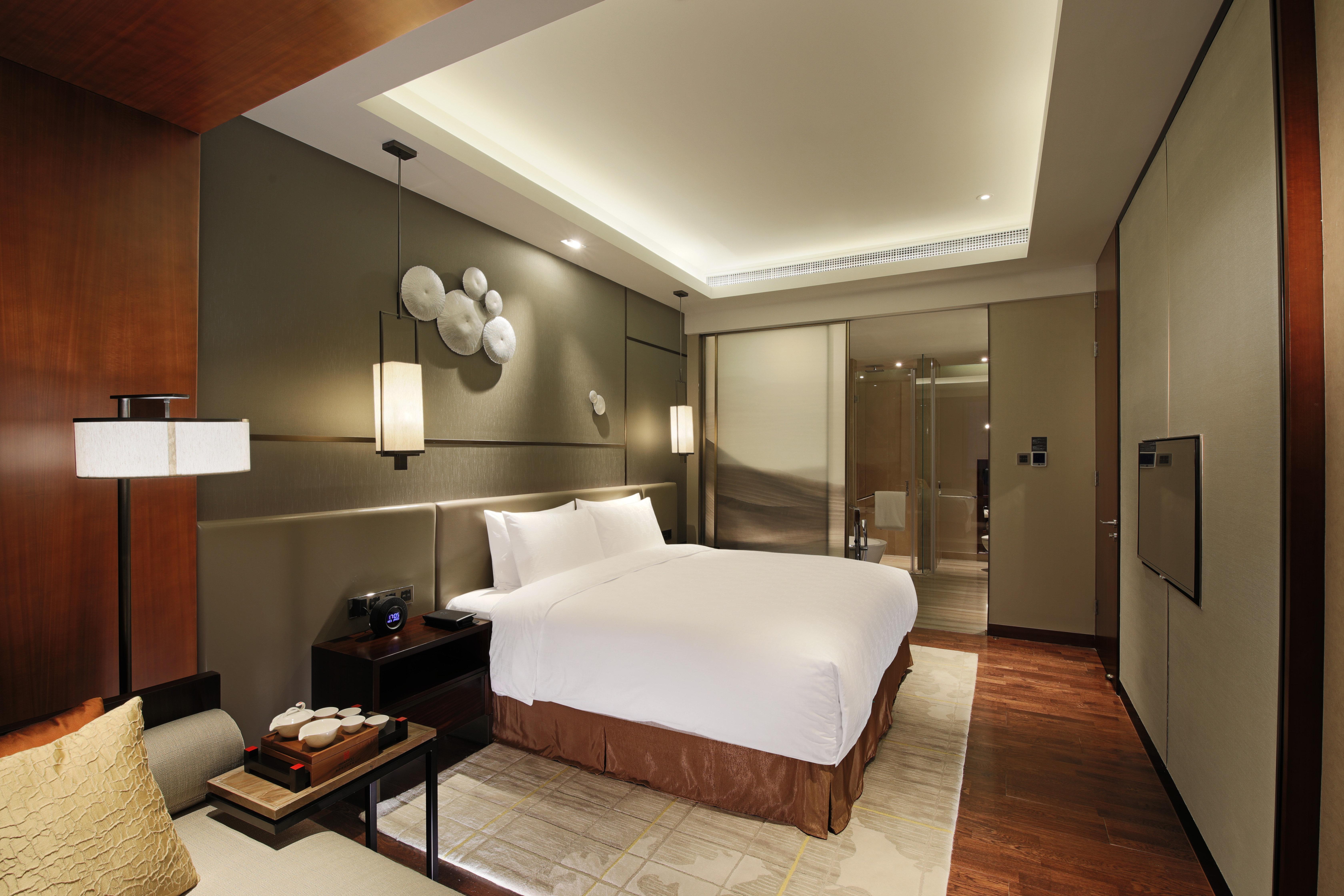 Suite King Bed One Bedroom 