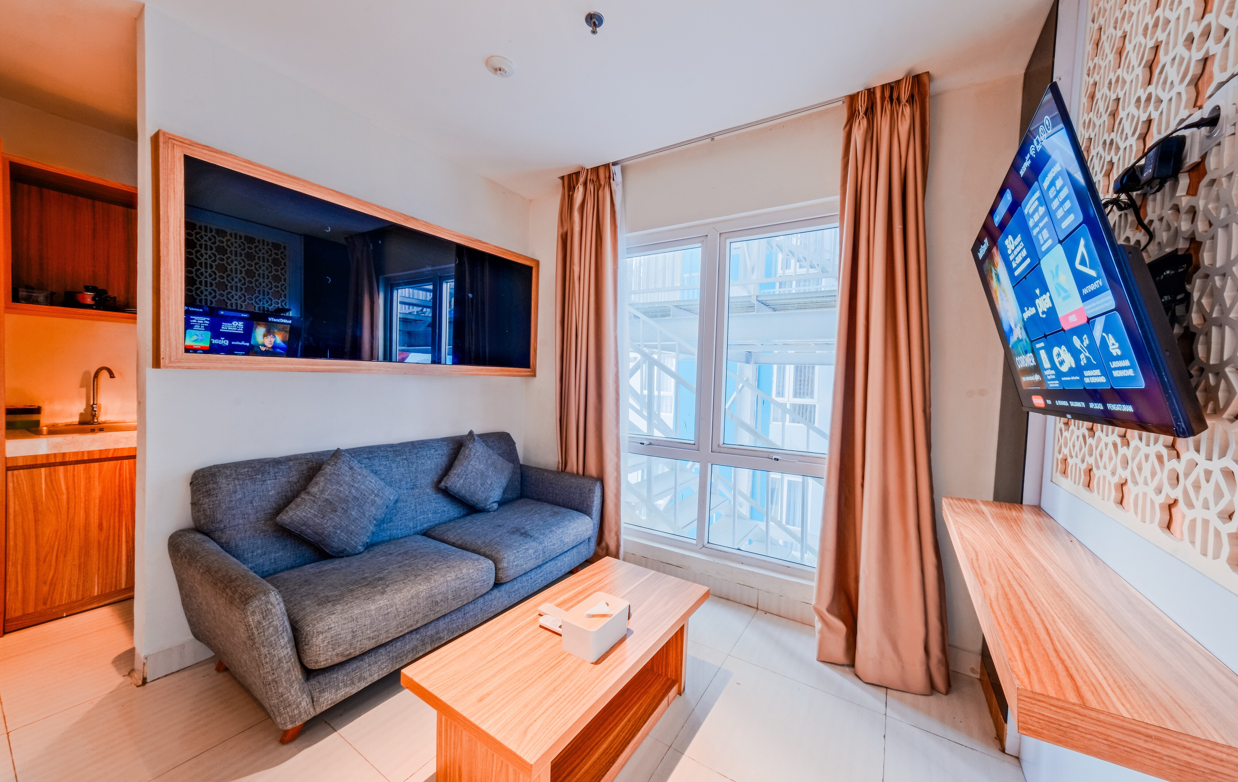 Family Room Pool View Two Bedrooms