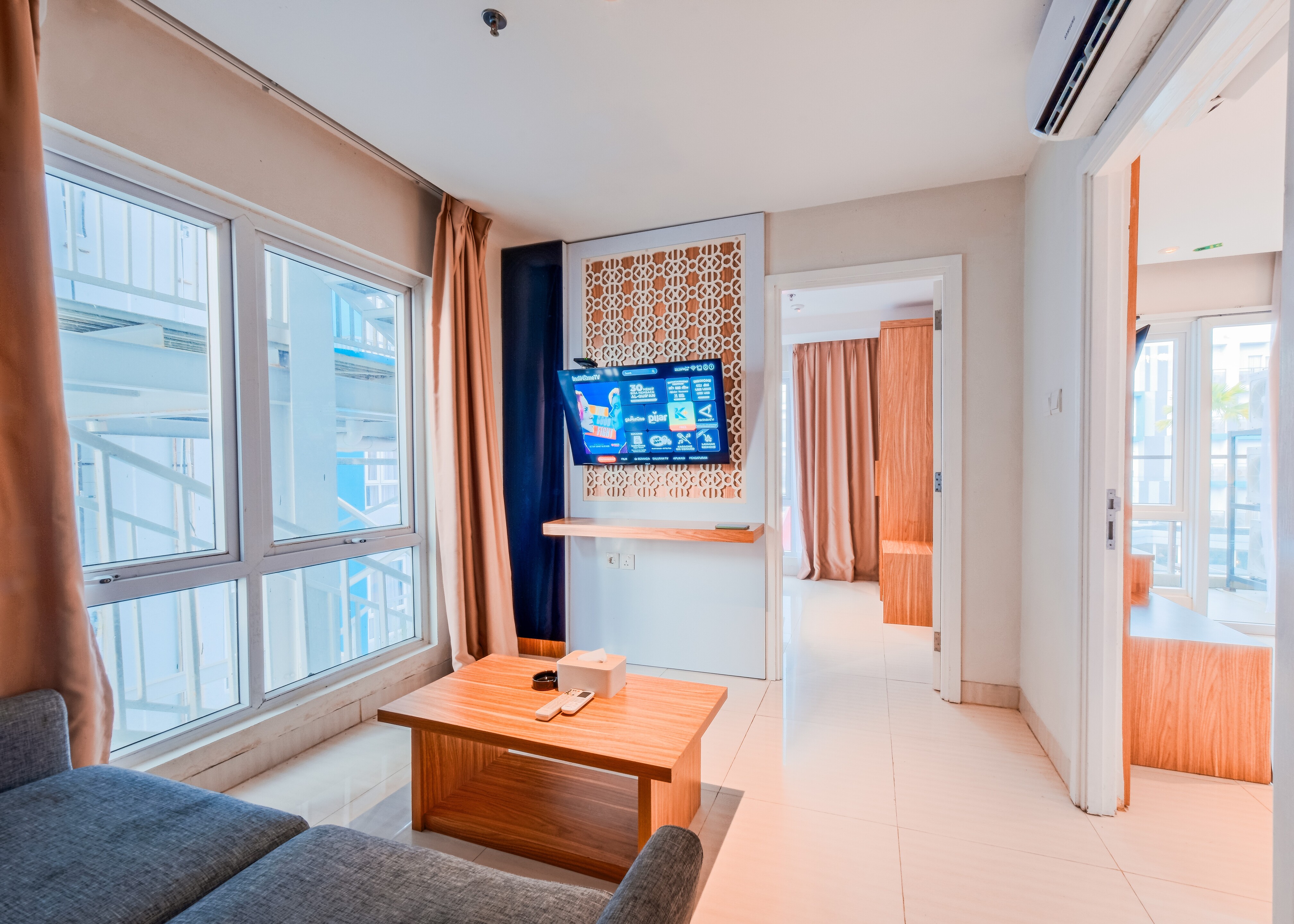 Family Room Pool View Two Bedrooms