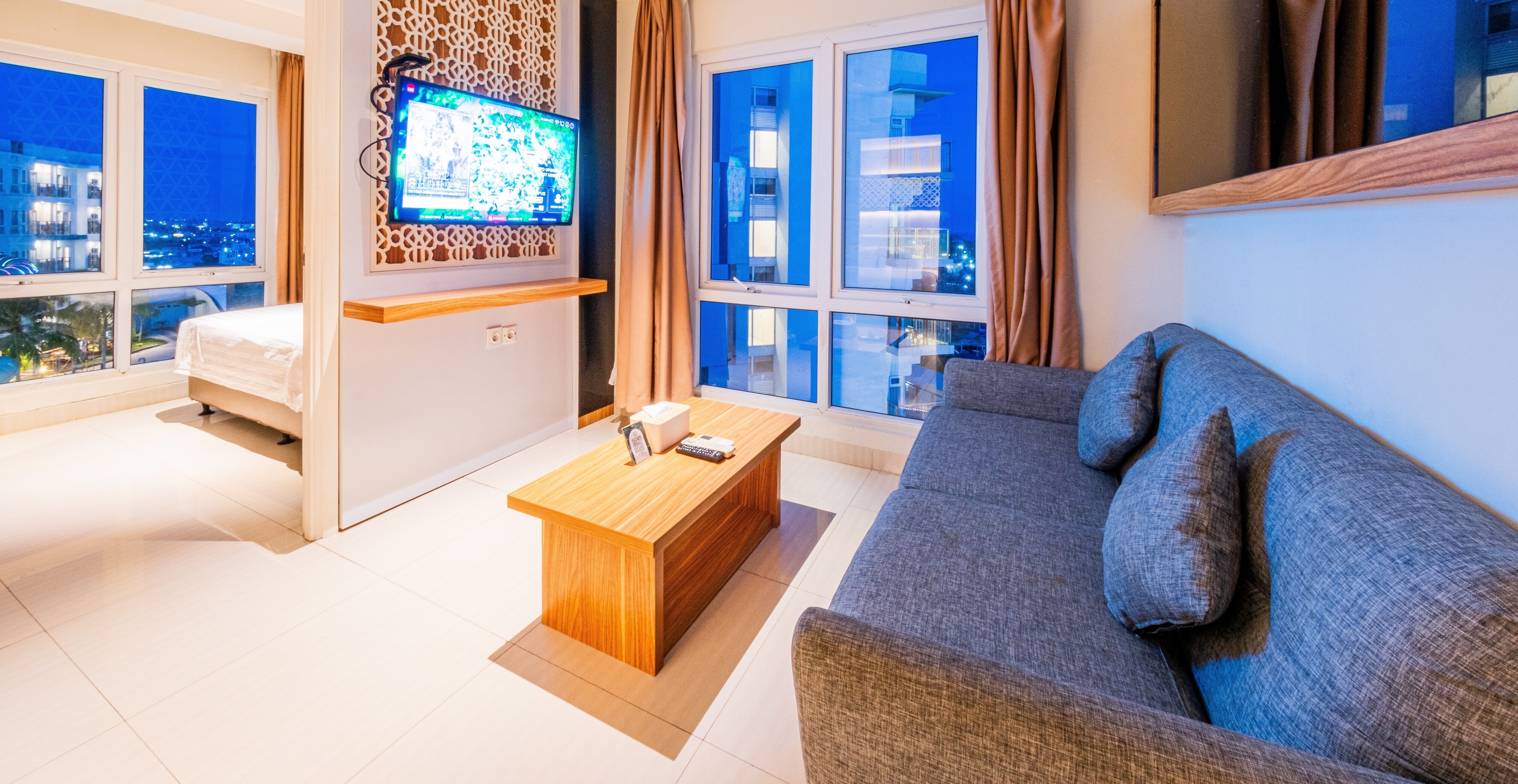 Family Room Pool View Two Bedrooms