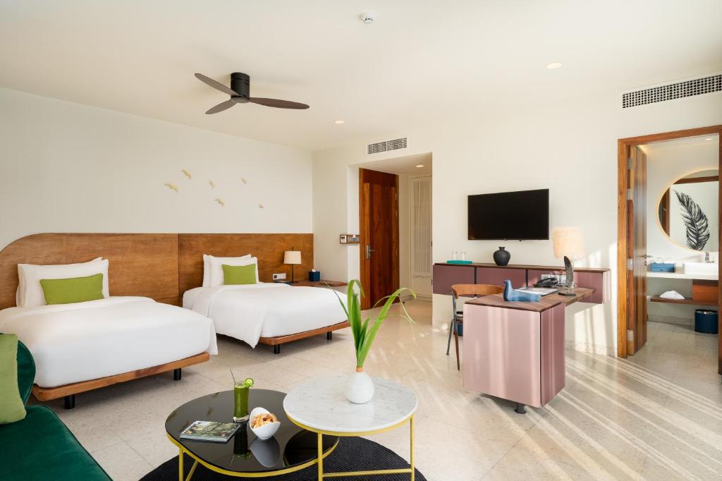 Family Room Connecting Room