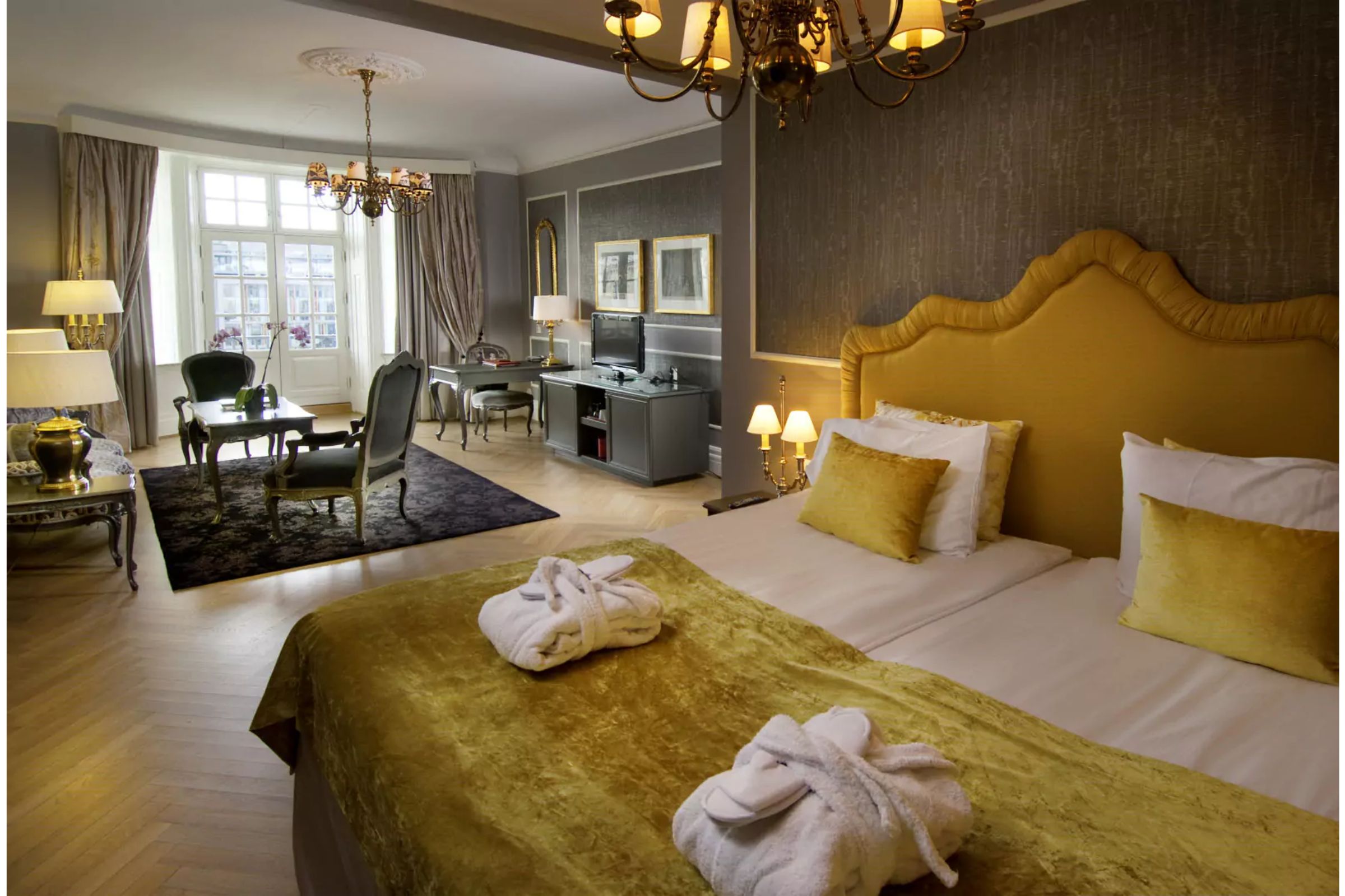 Junior Suite with Views