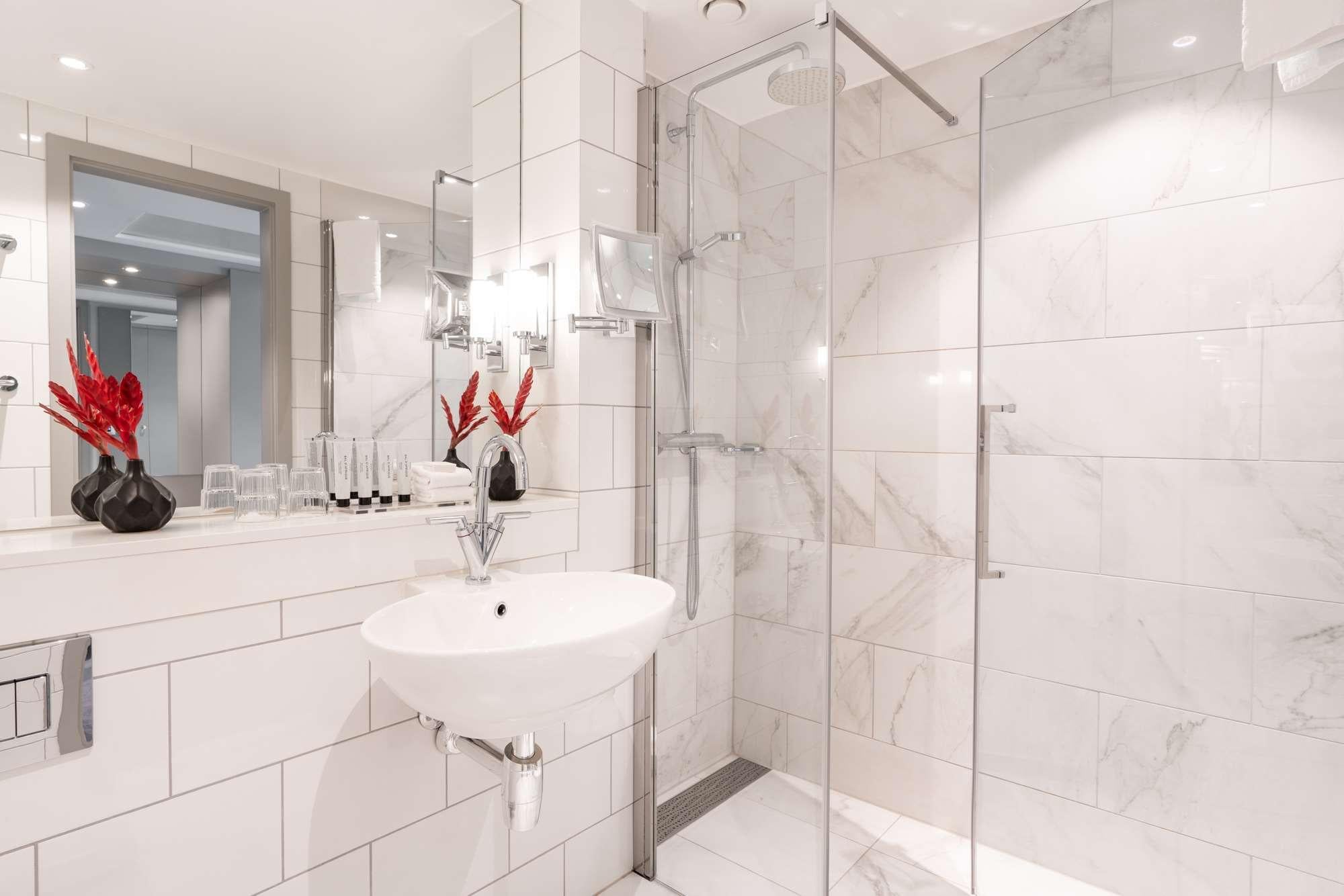 Double Queen Size Bed