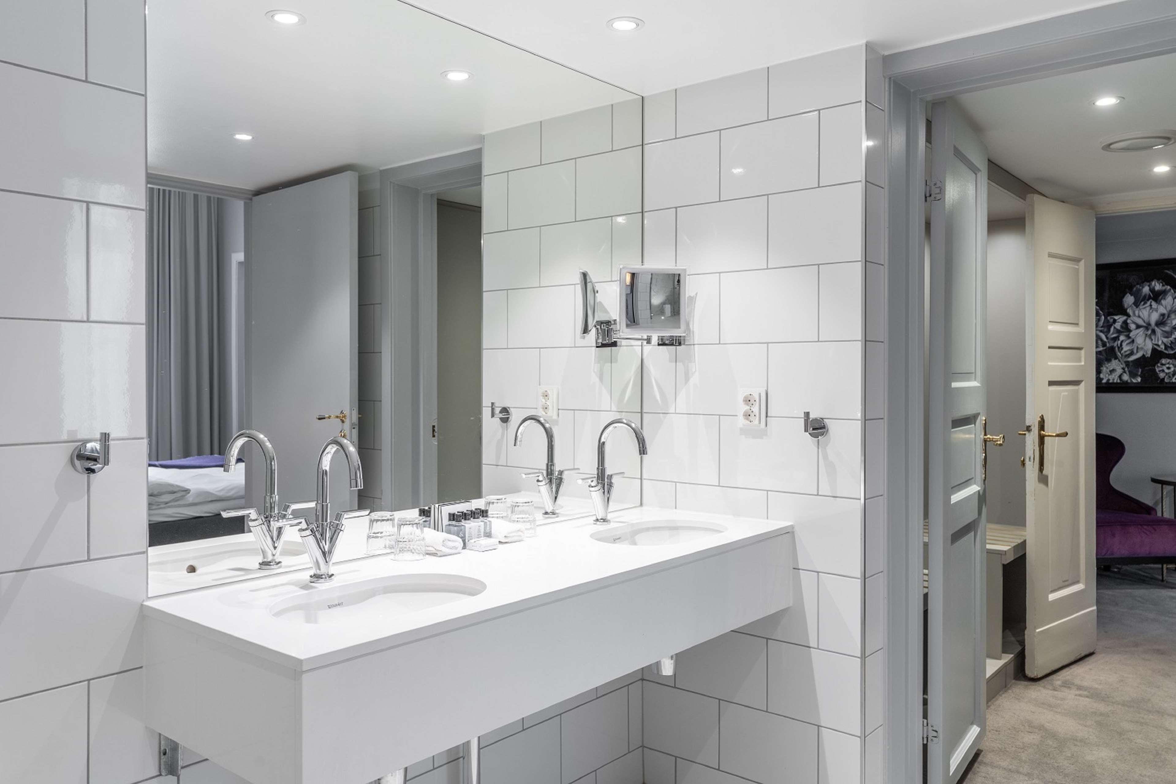 Double Single Deluxe