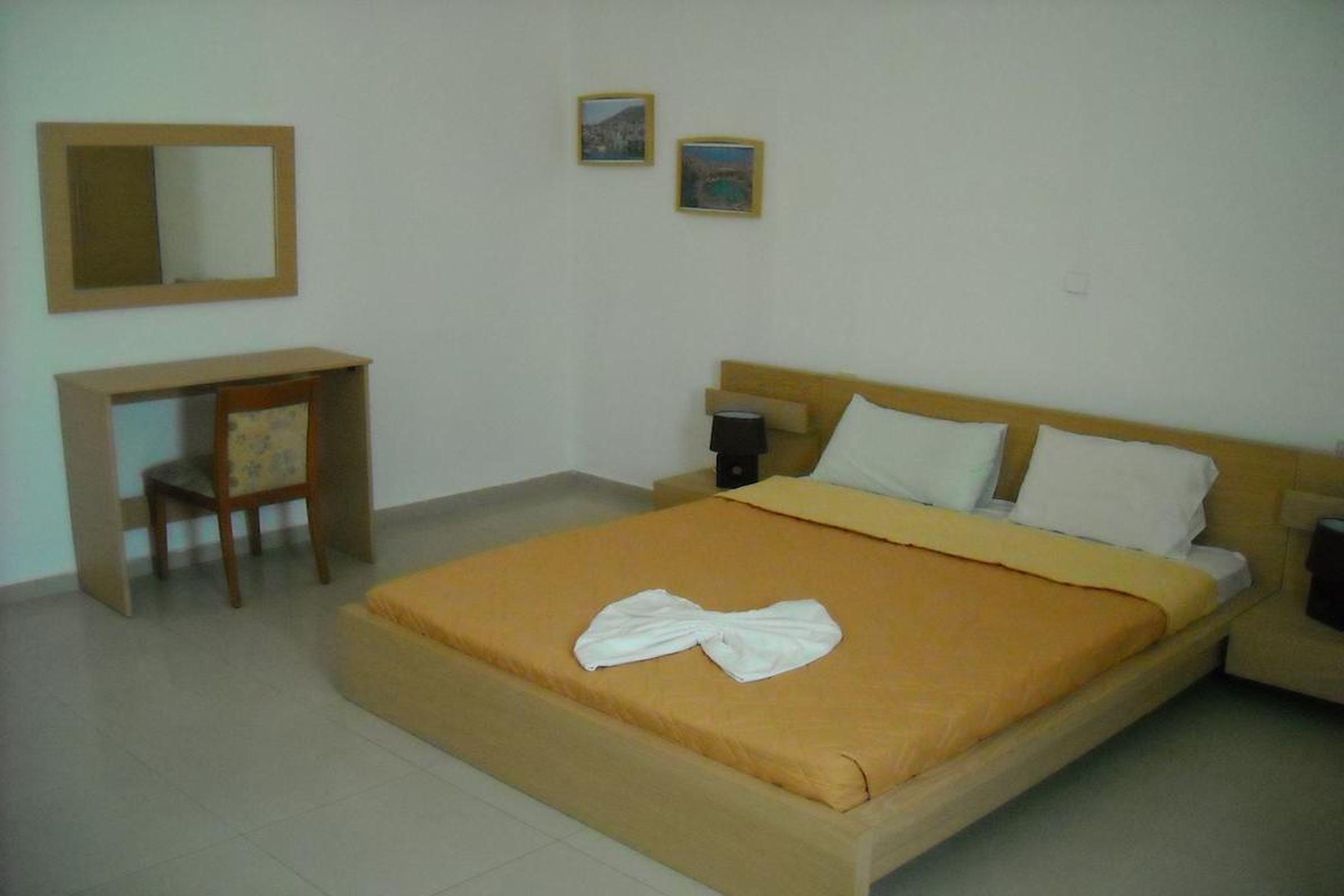 Double or Twin Standard