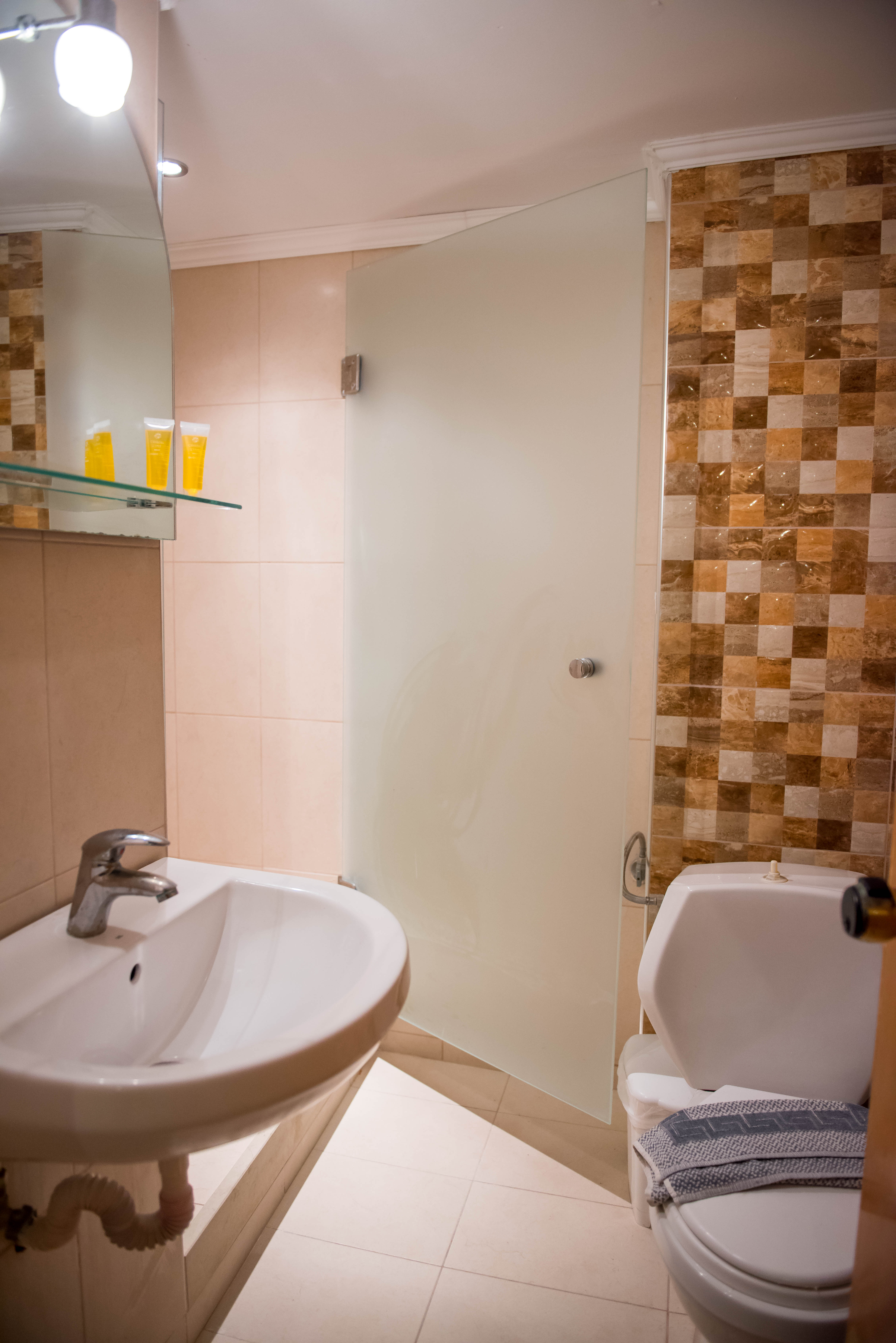 Family Room Capacity 5