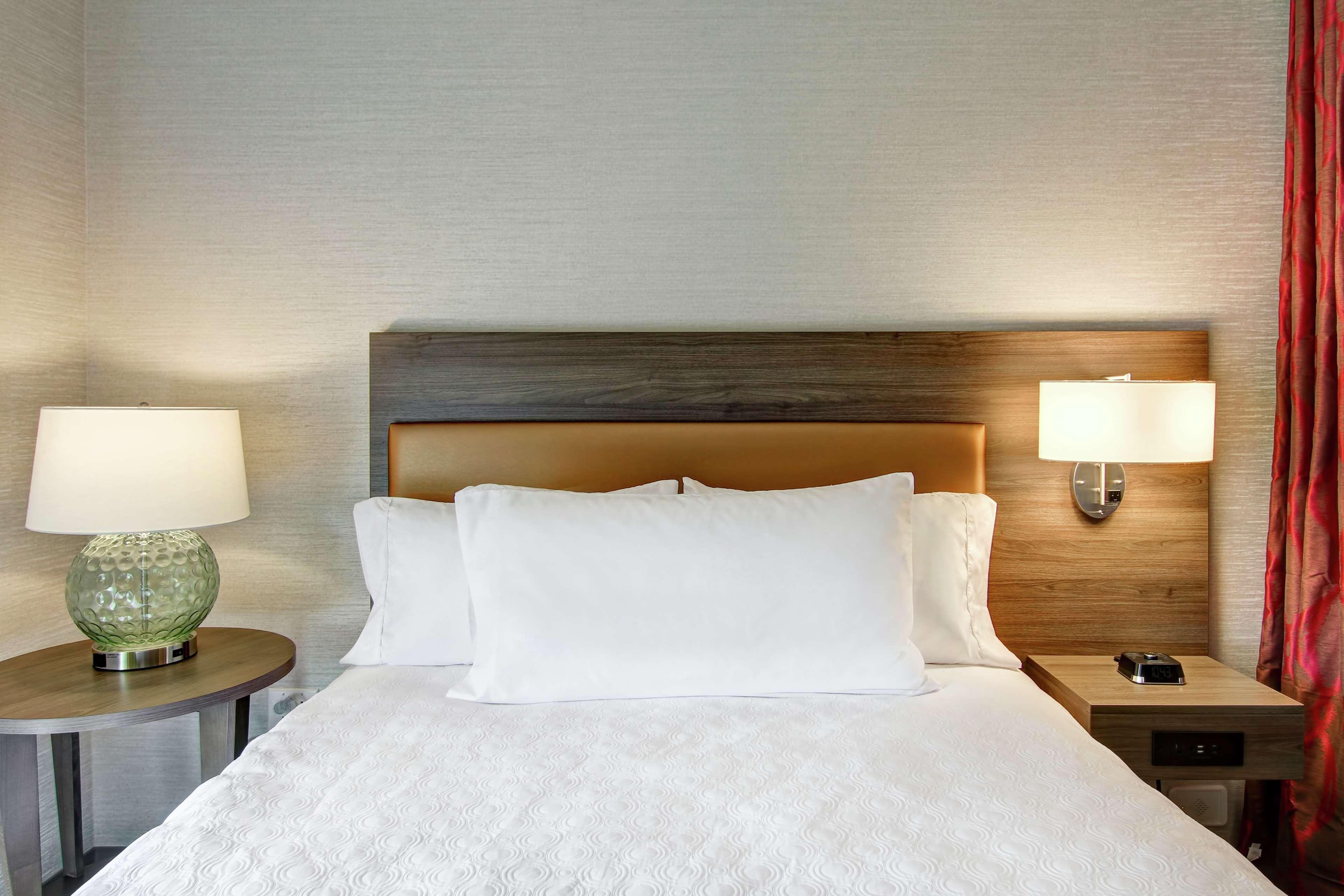 Studio Queen Size Bed