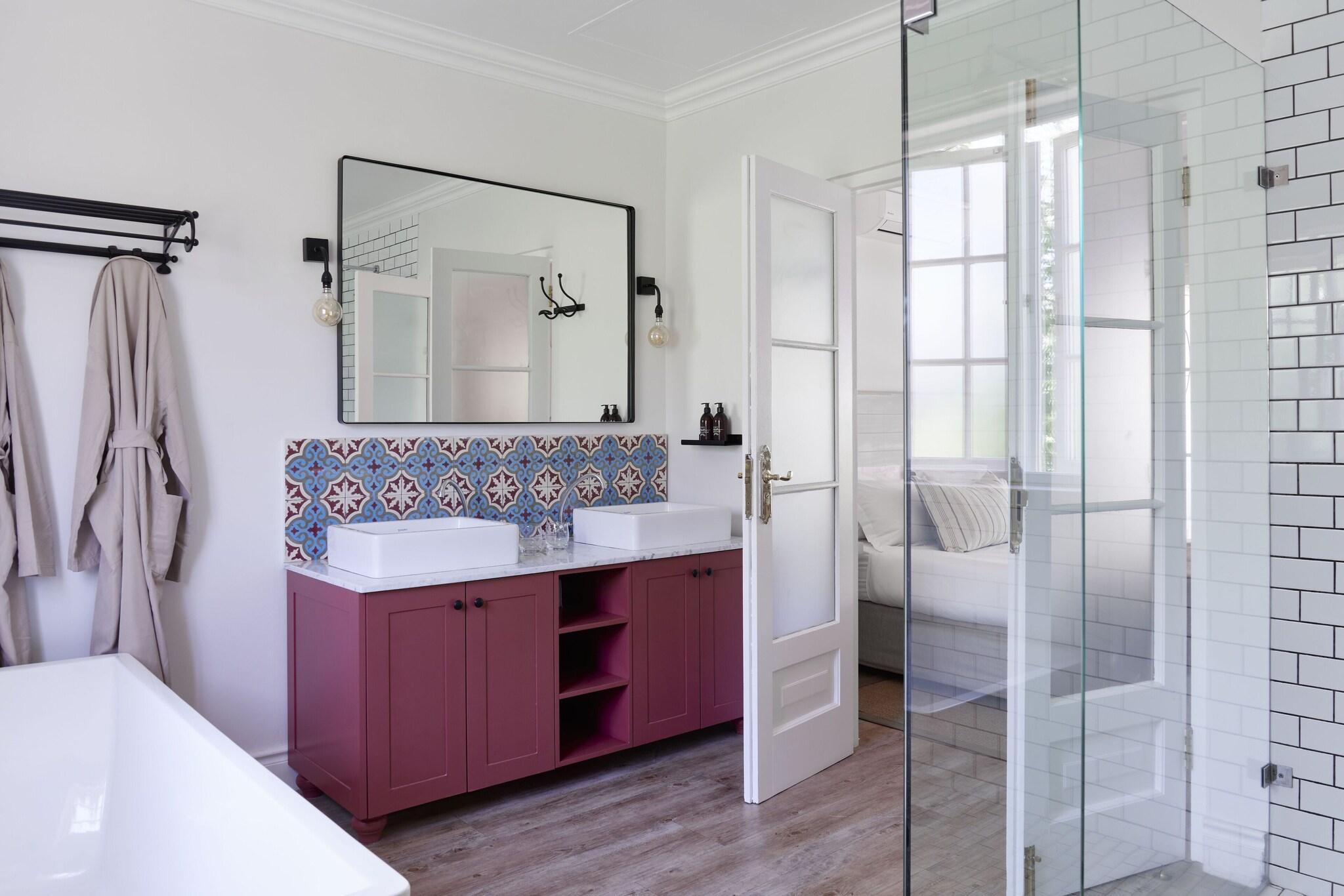 Double King Bed One Bedroom 