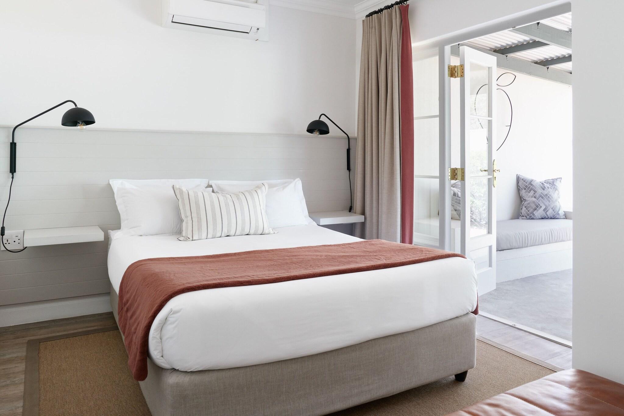 Double King Bed One Bedroom 