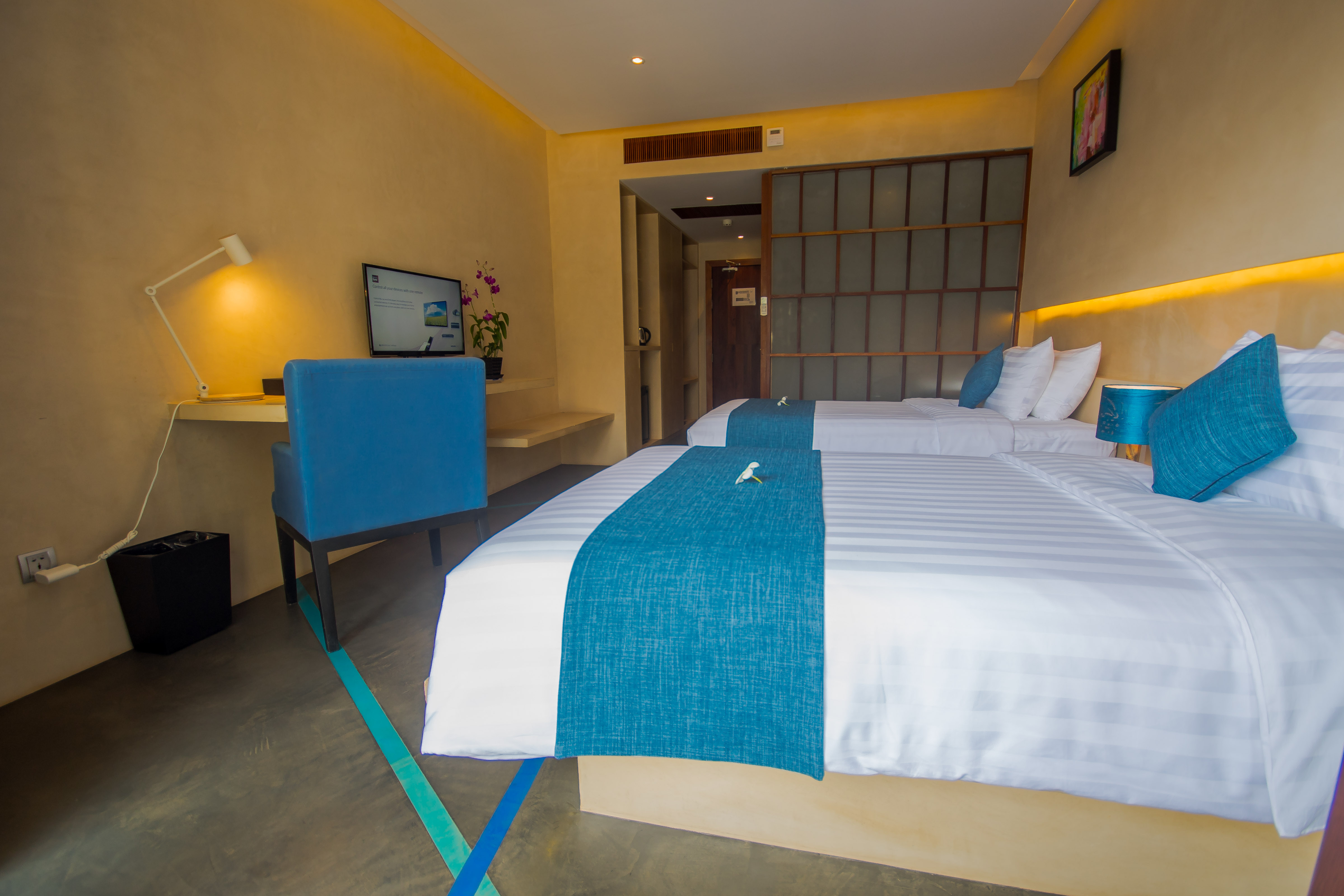 Room Connecting Room