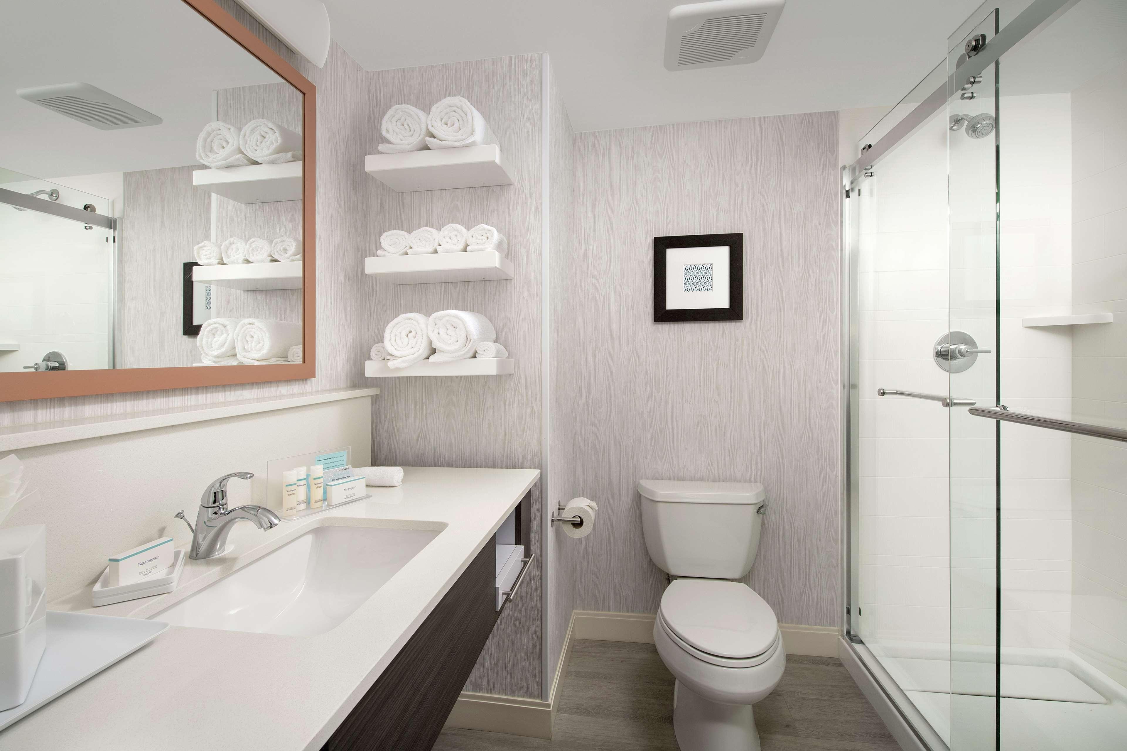 Room King Bed Non Smoking